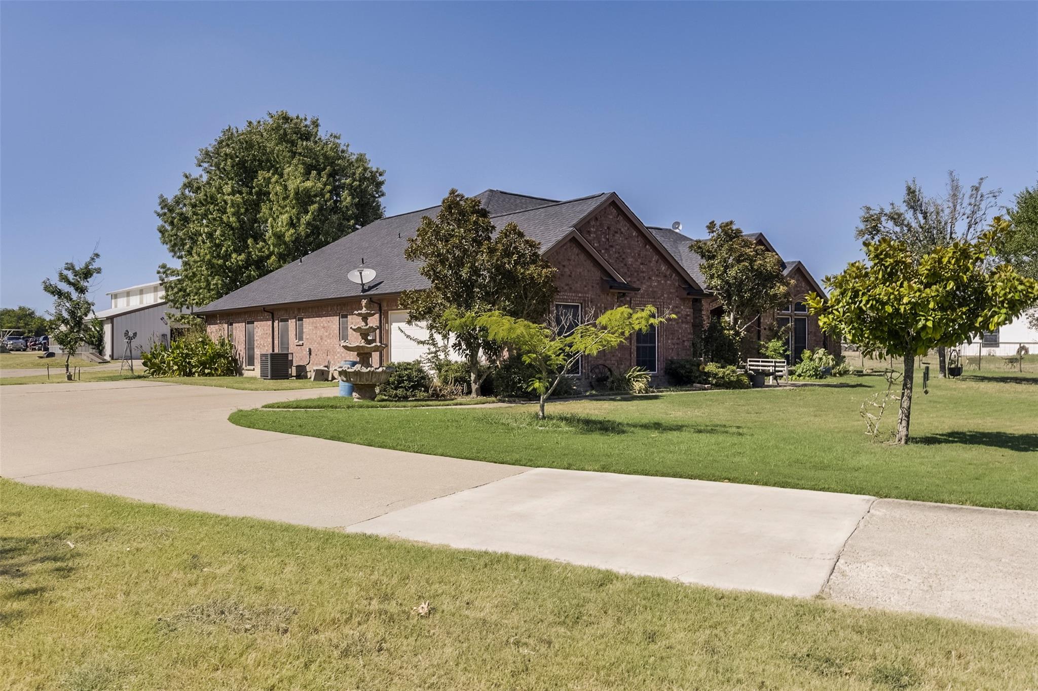 main property photo 32
