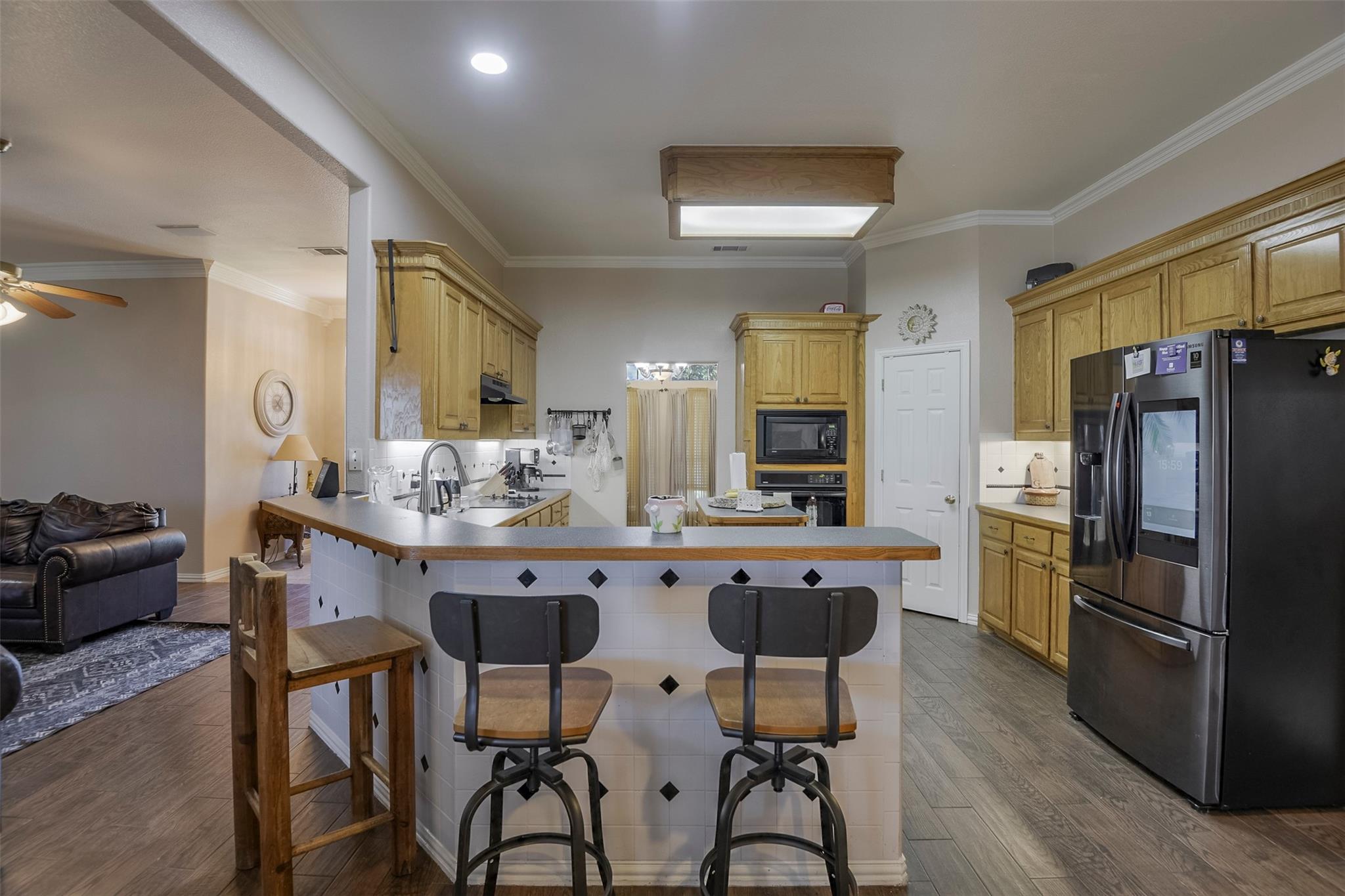 main property photo 7