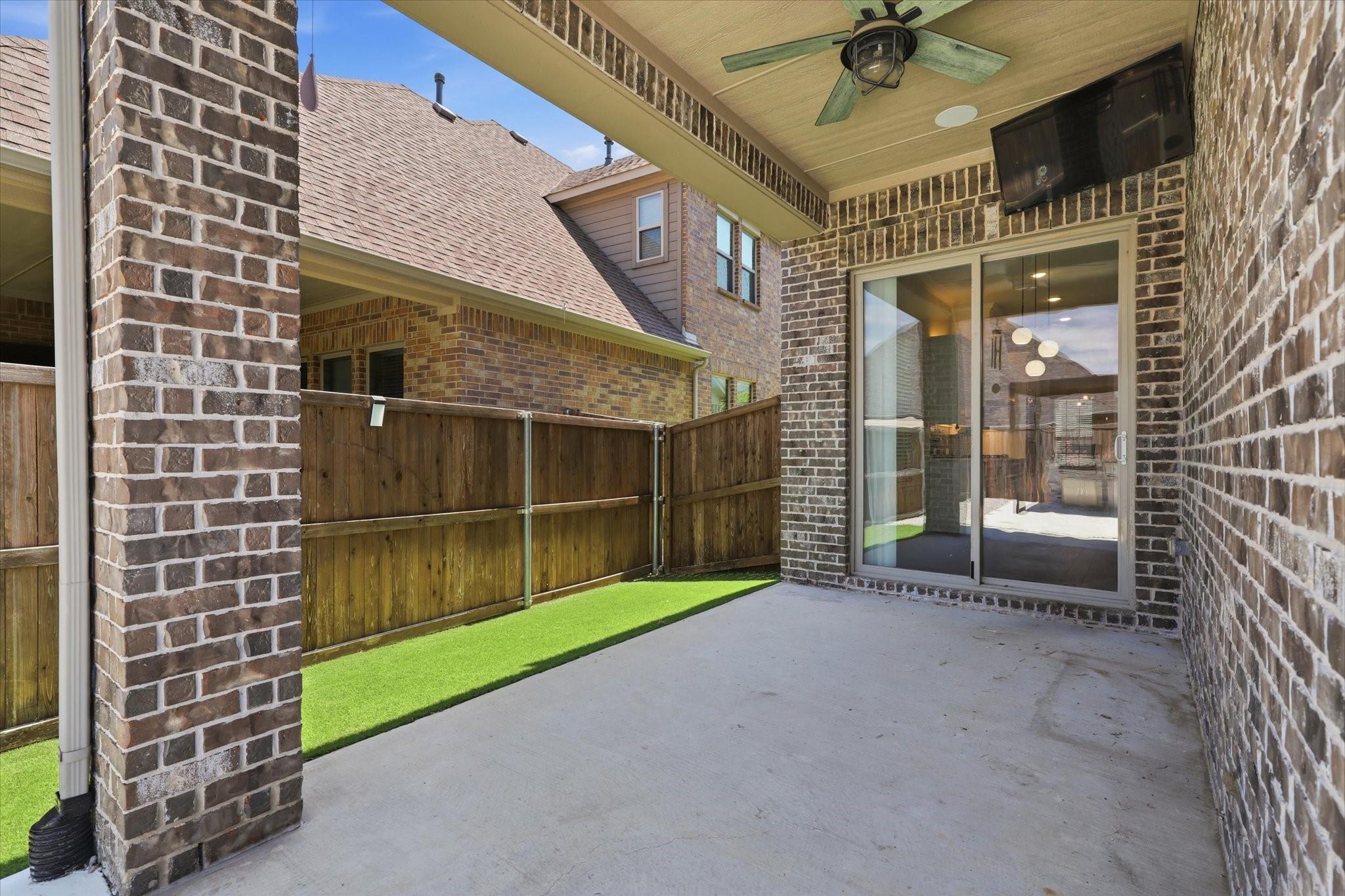 main property photo 29