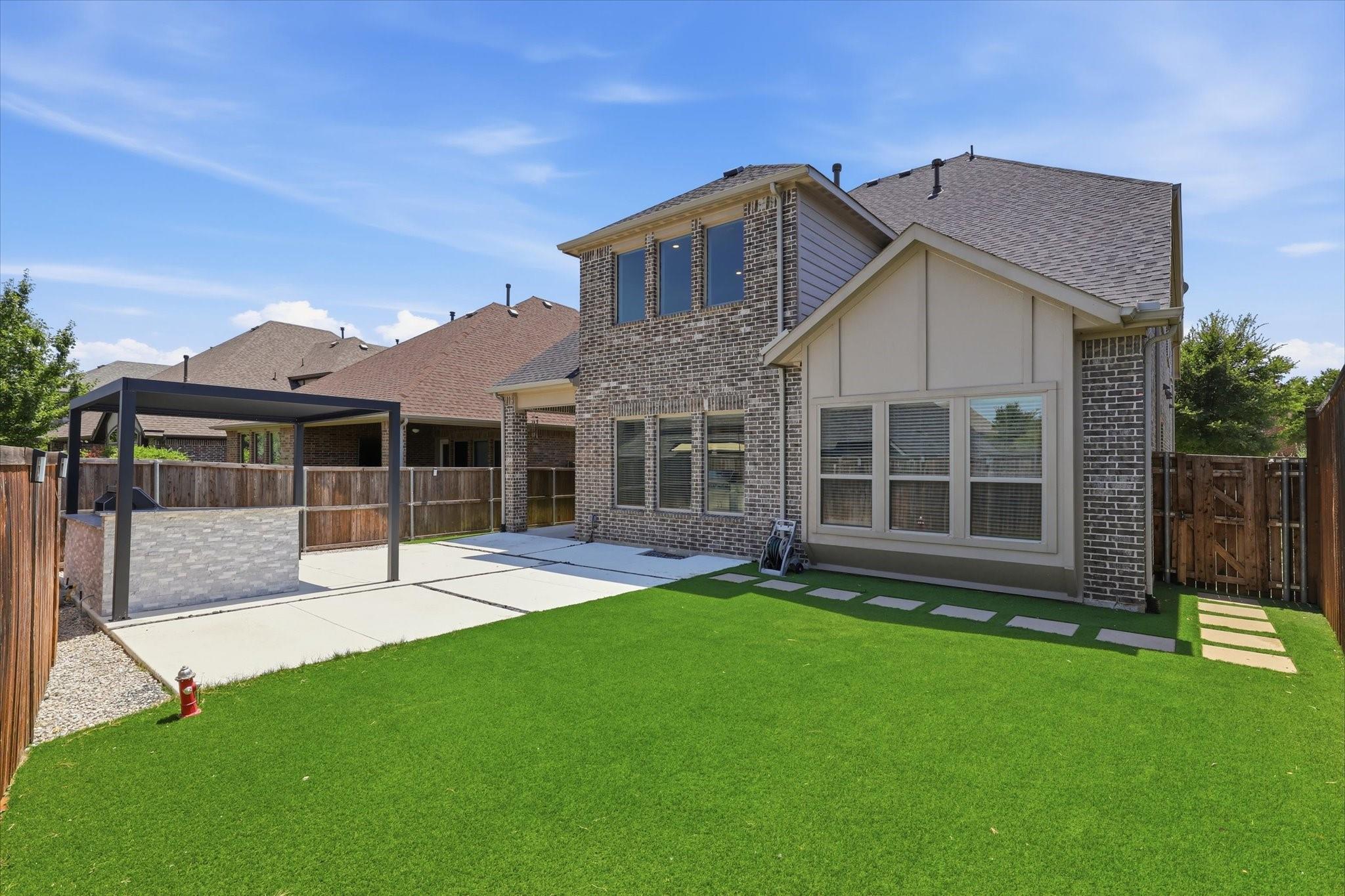 main property photo 32