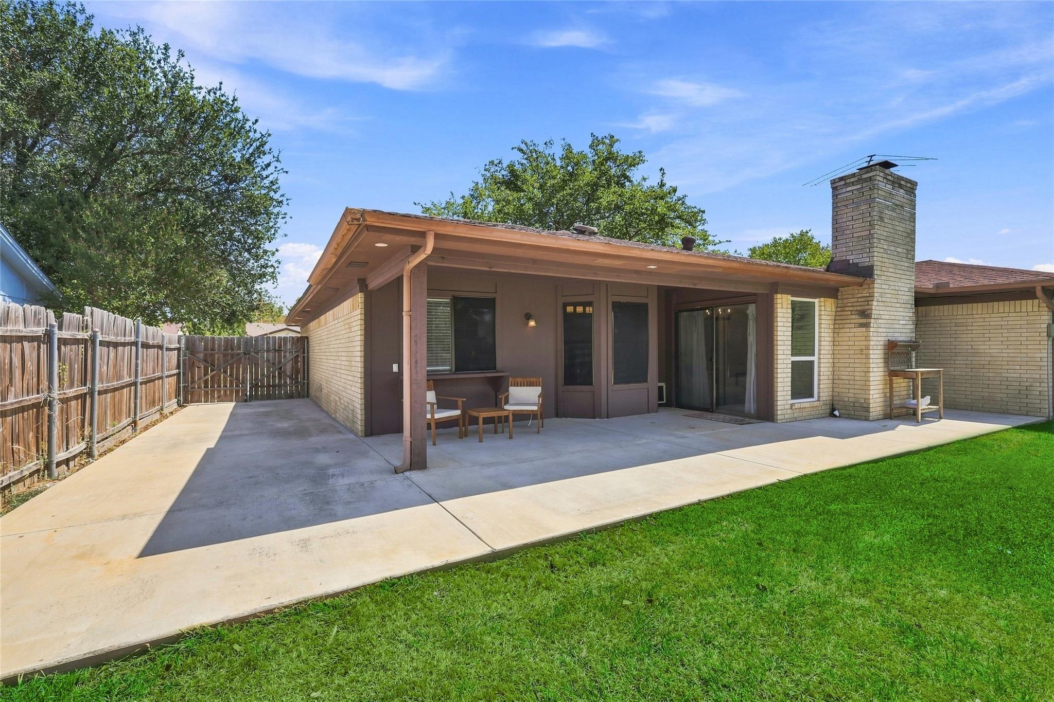 main property photo 30