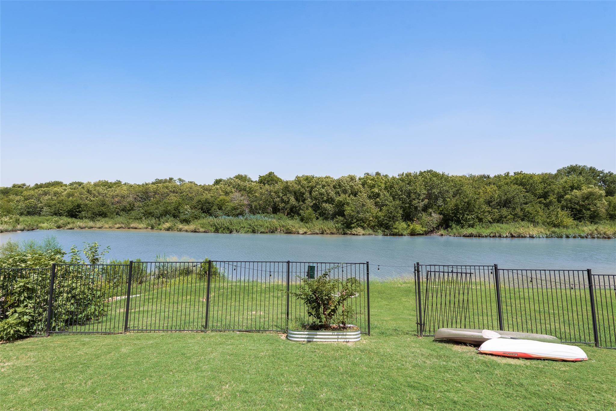 main property photo 37