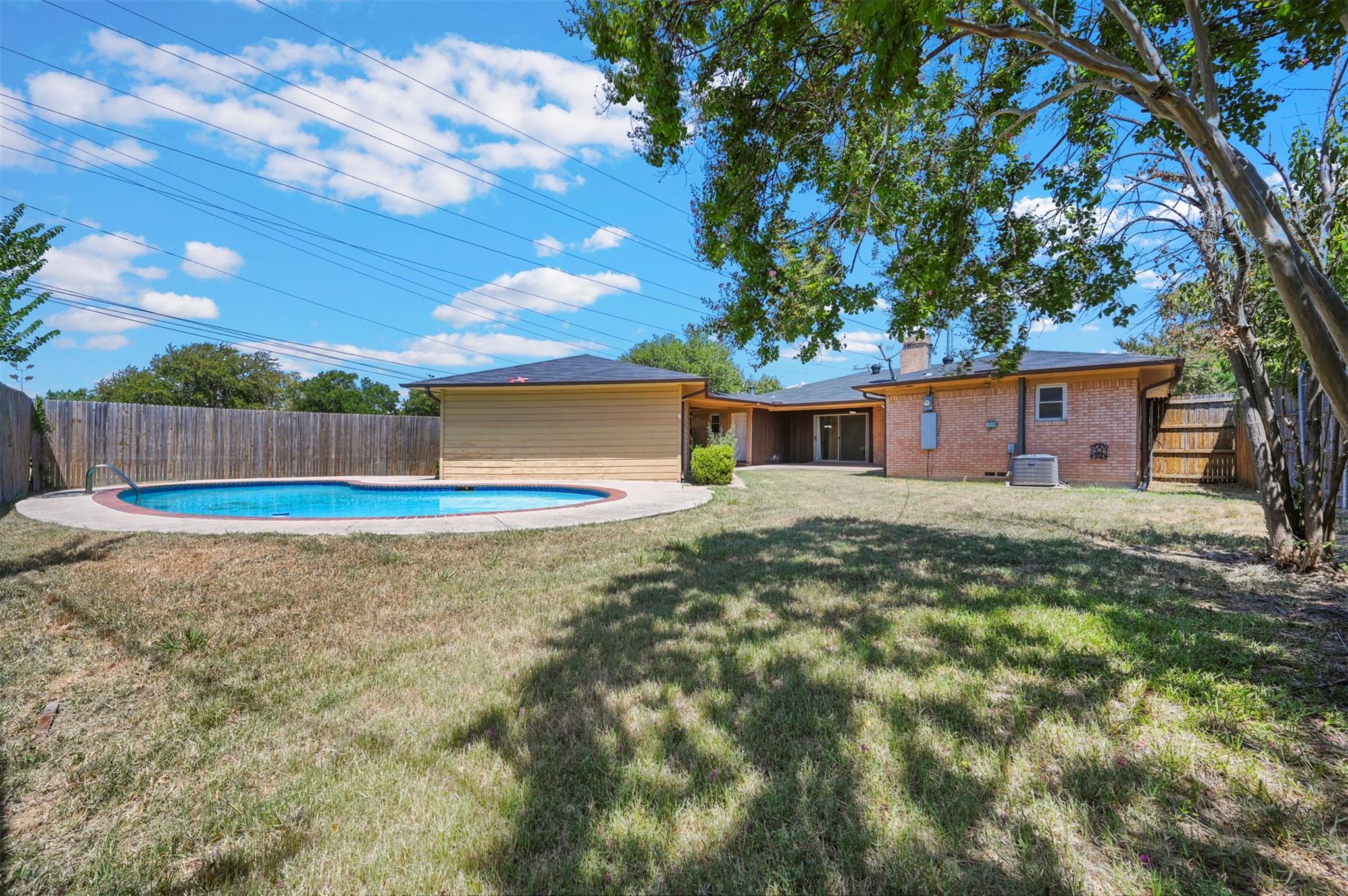 main property photo 18