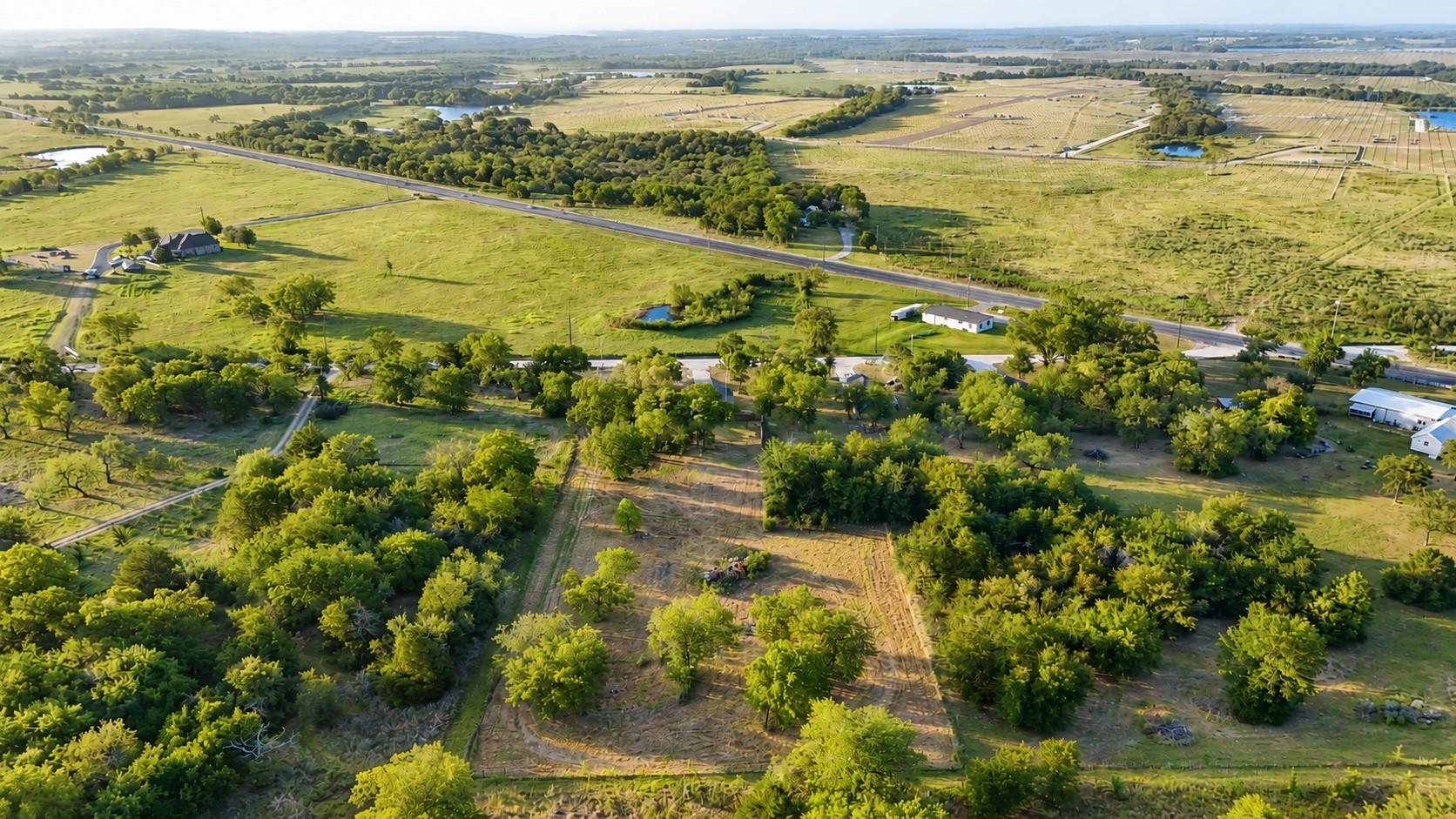 main property photo 28