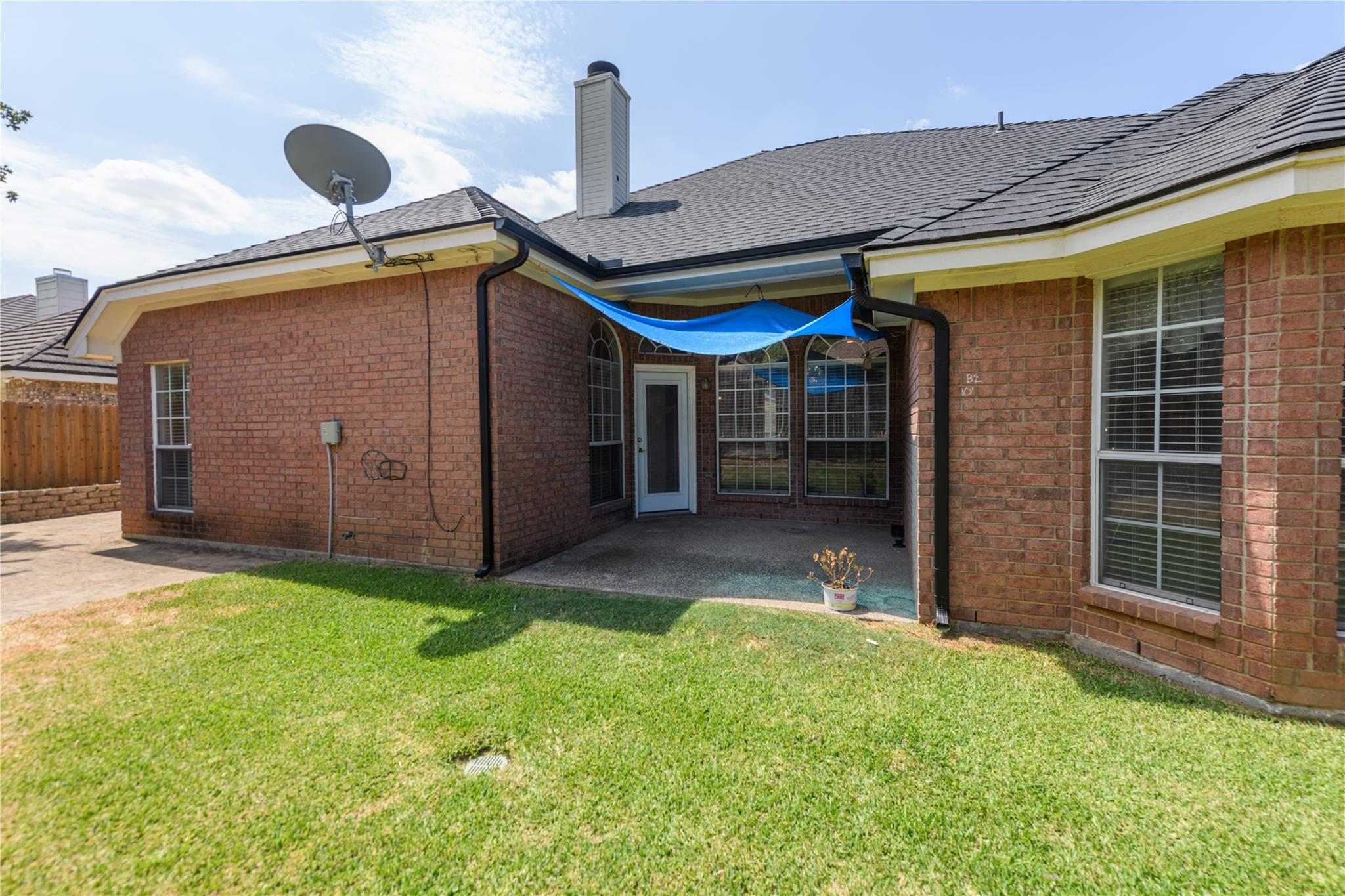 main property photo 28