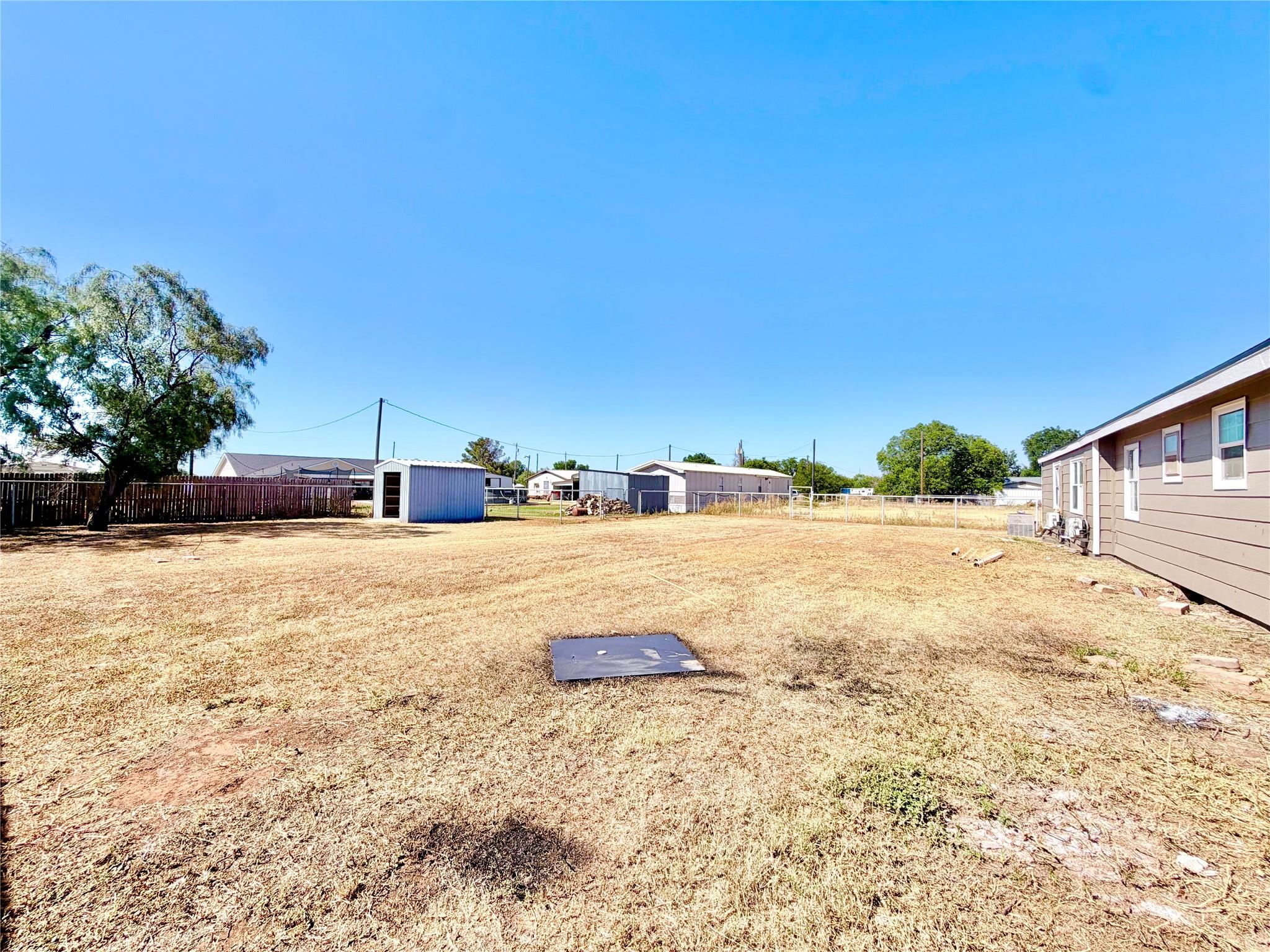 main property photo 31