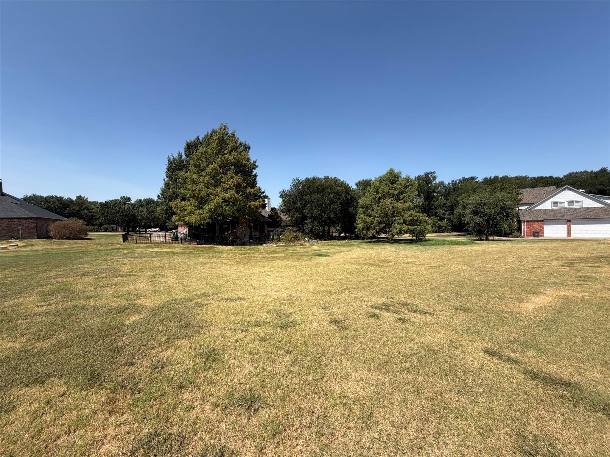 main property photo 14