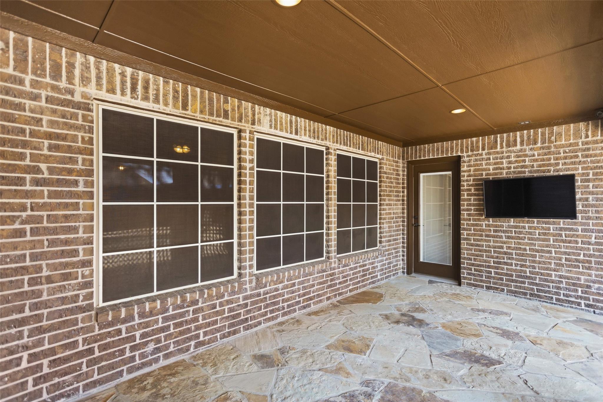main property photo 31