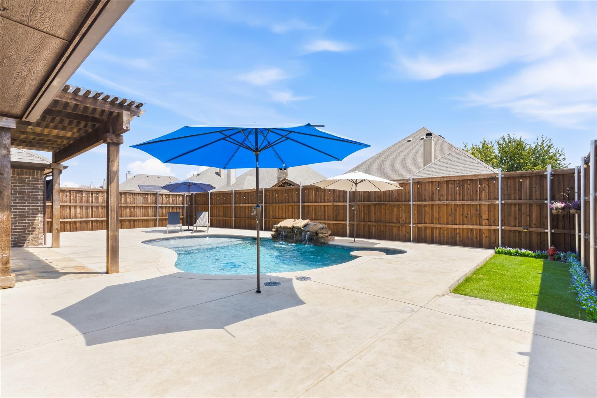main property photo 32
