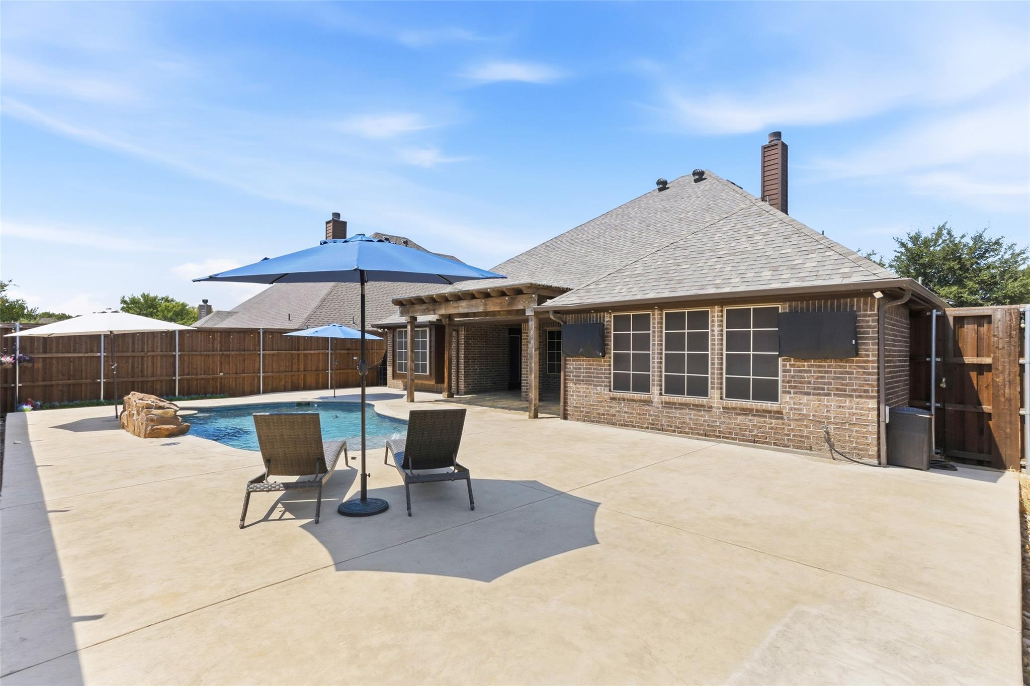 main property photo 33