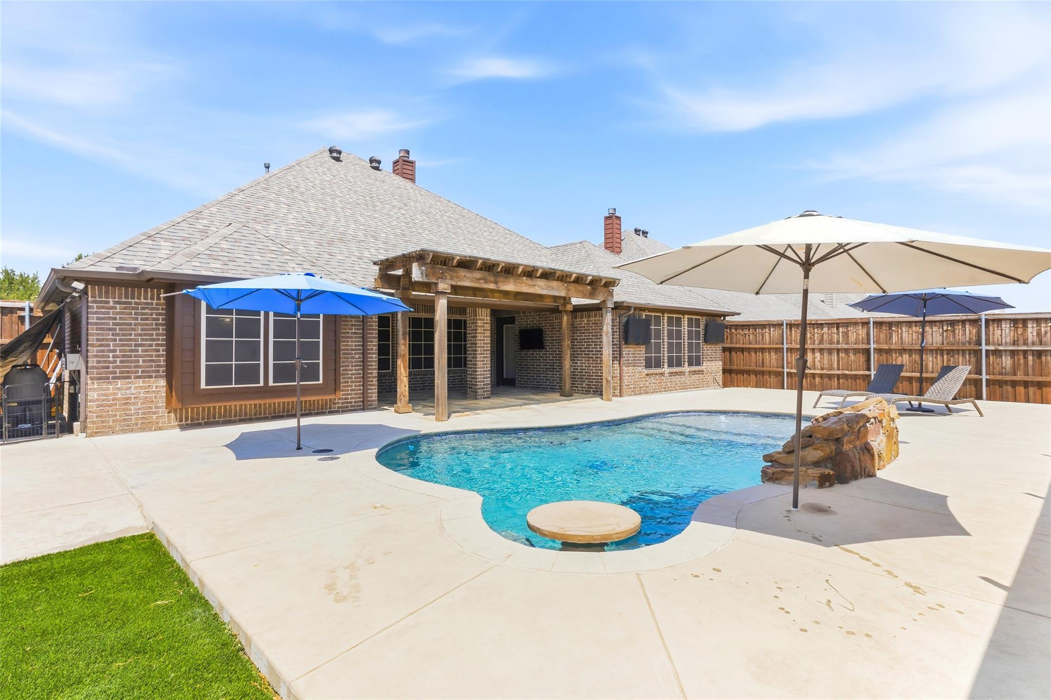 main property photo 35