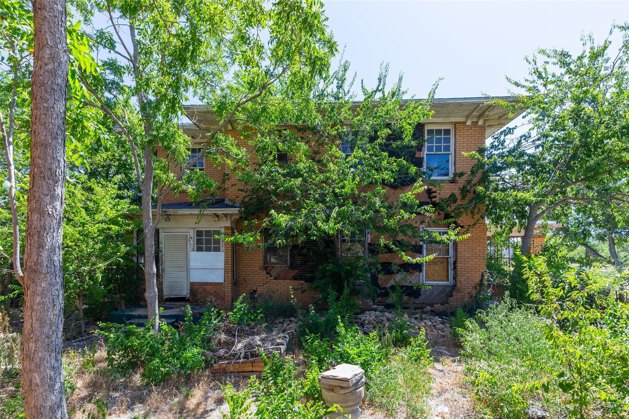 main property photo 5