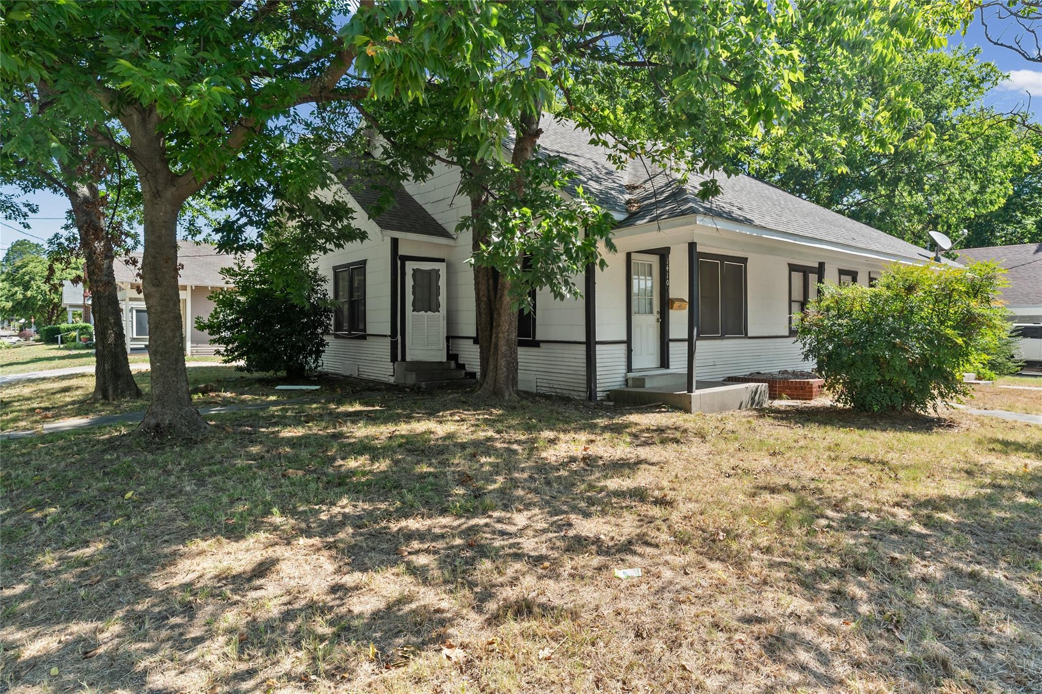 main property photo 22