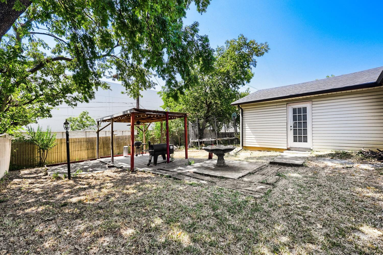 main property photo 32