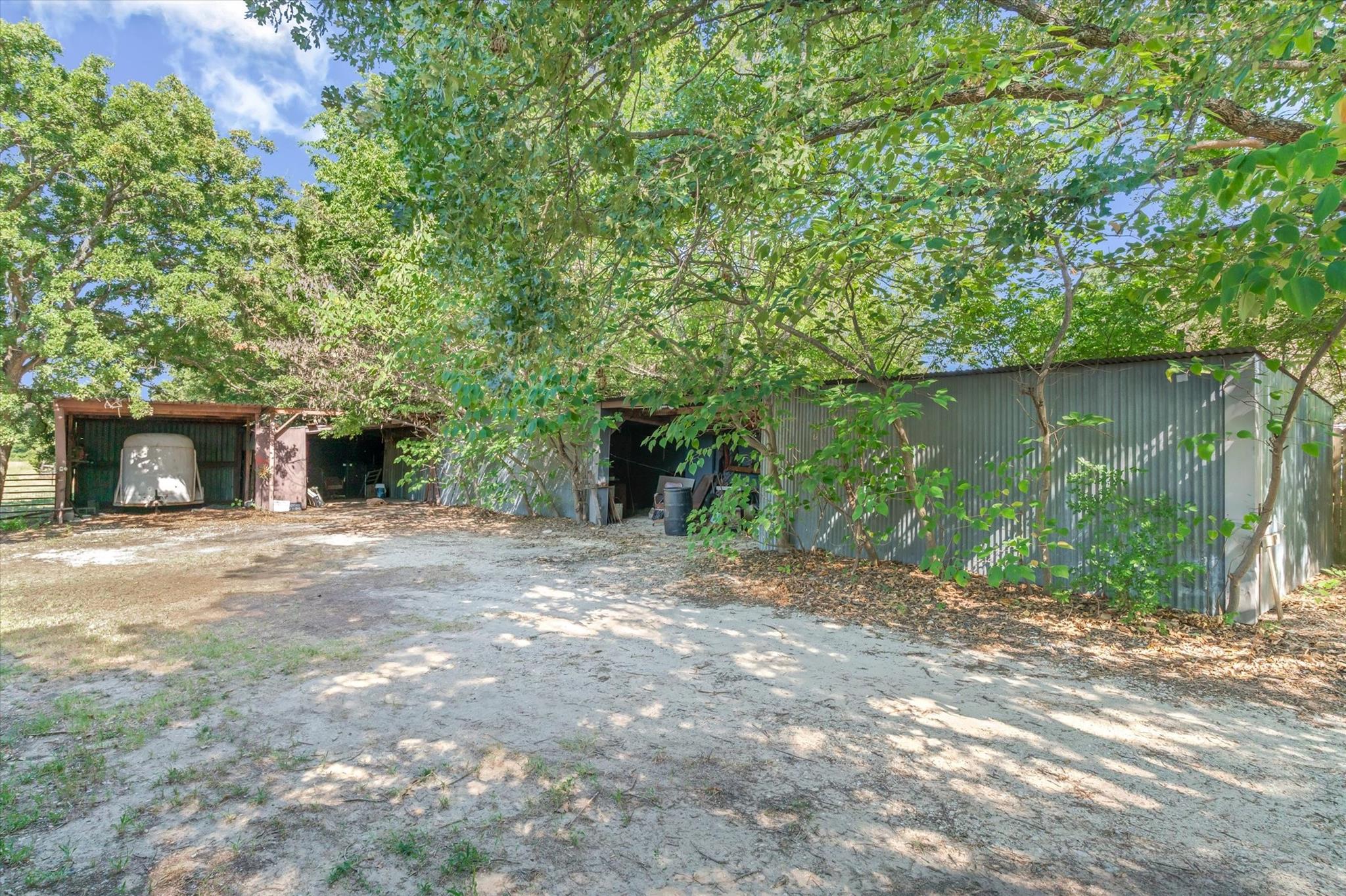 main property photo 30