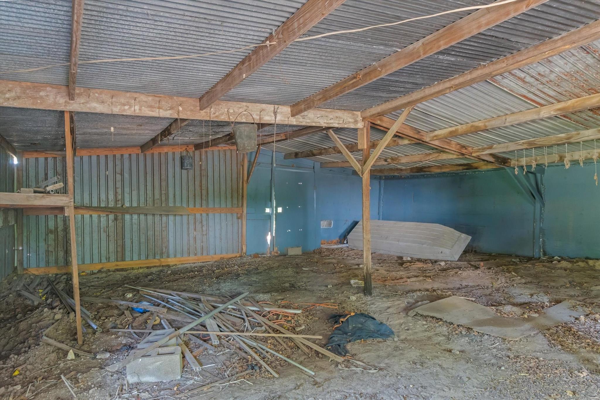 main property photo 34