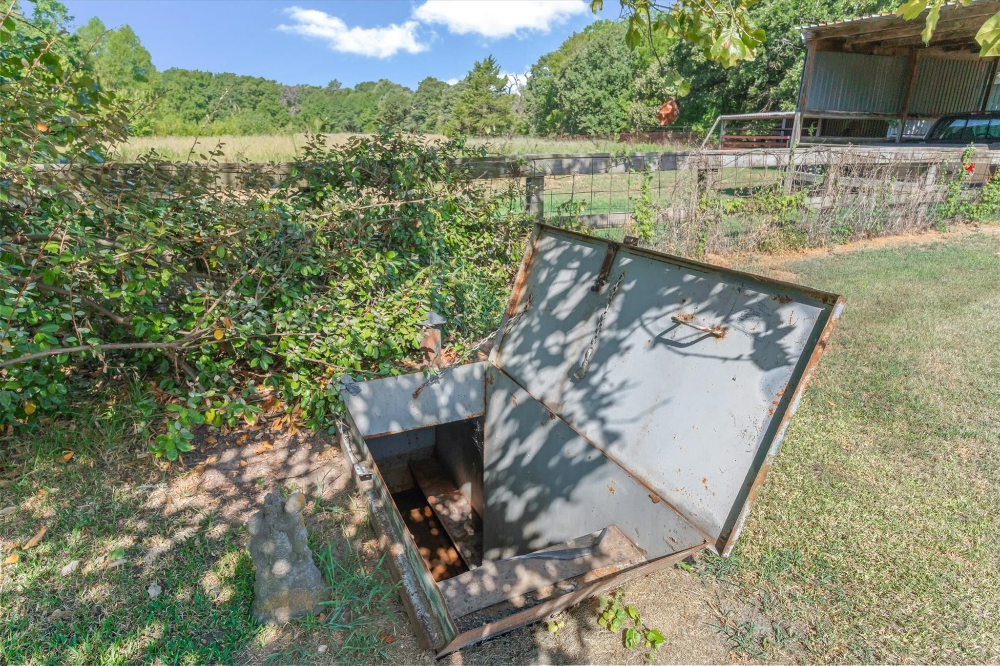 main property photo 37