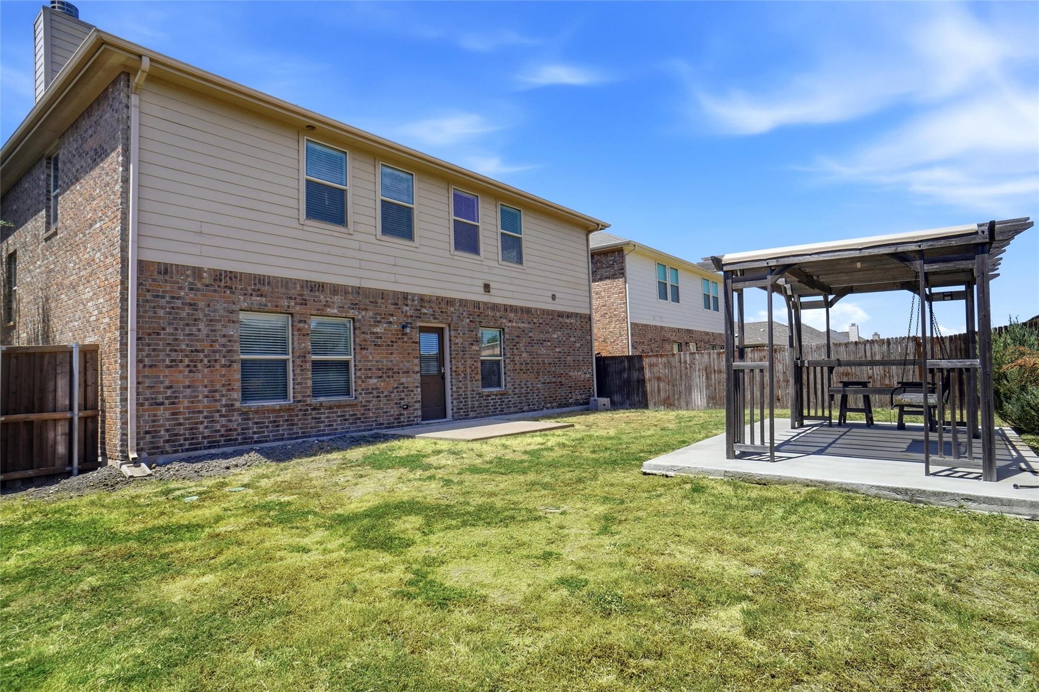 main property photo 14
