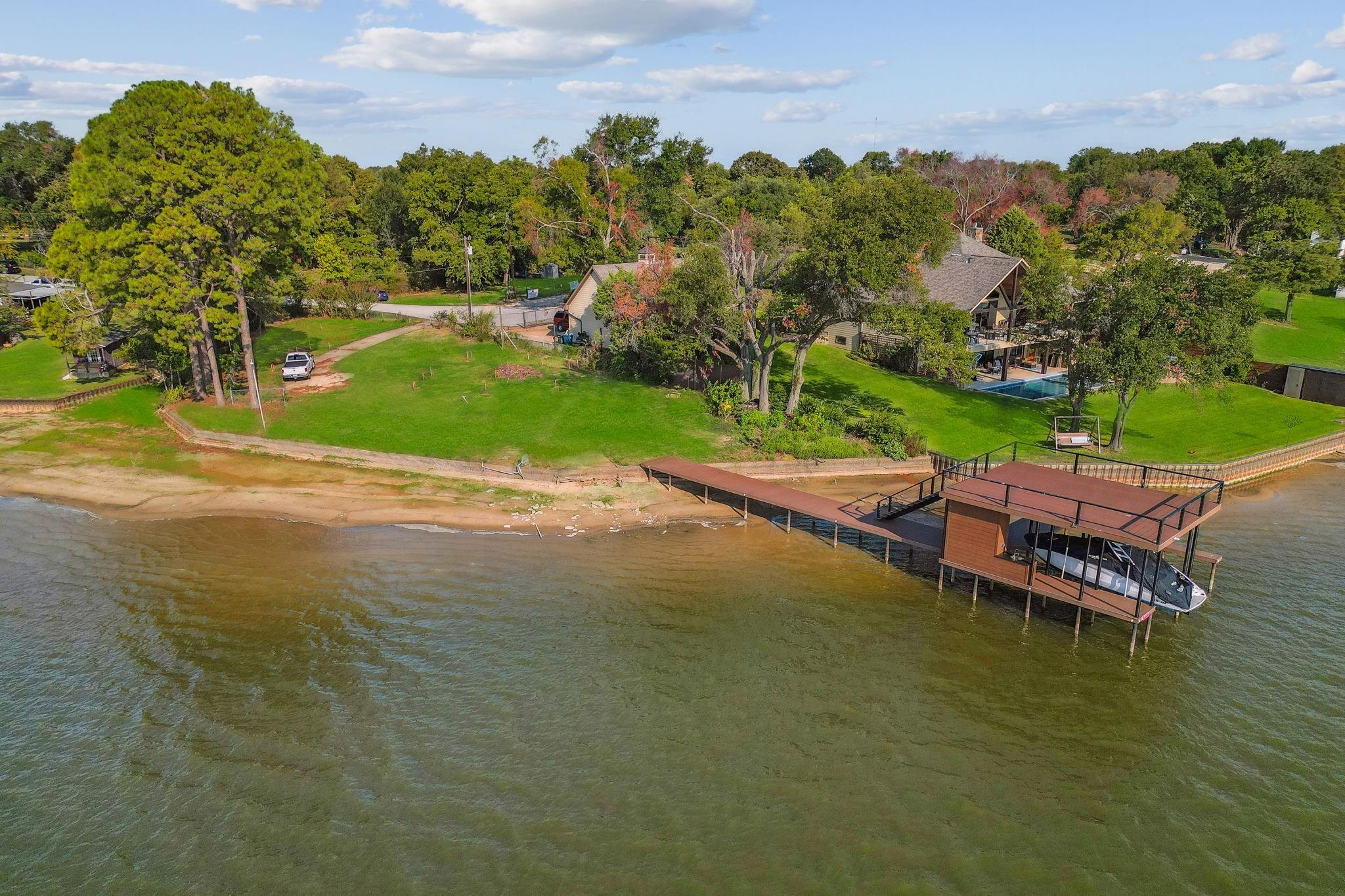 main property photo 11