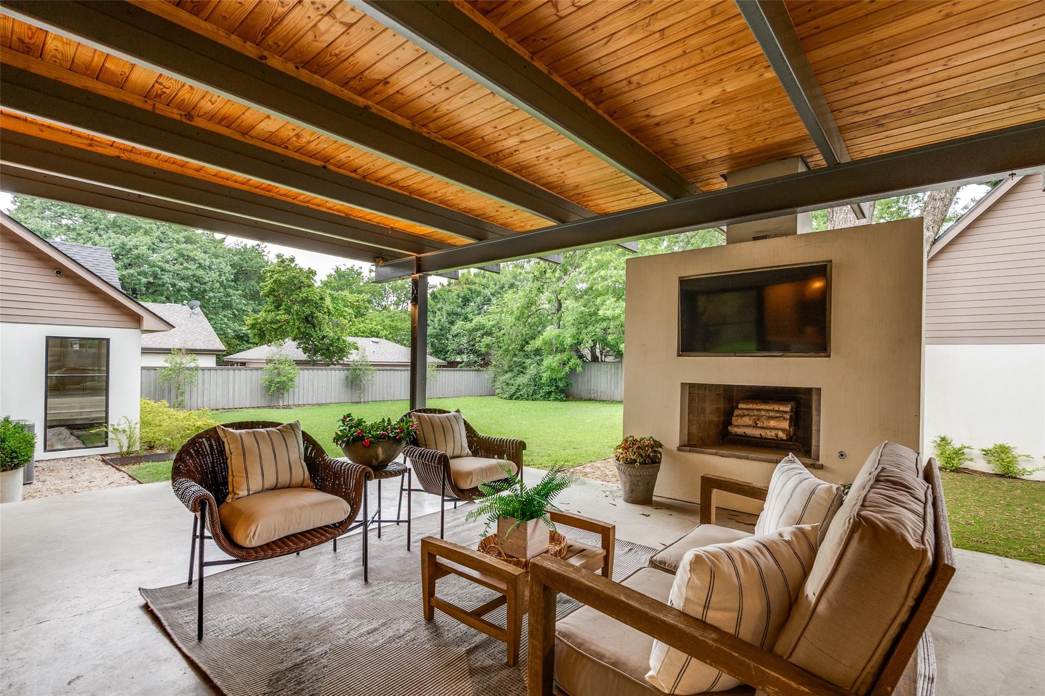main property photo 22