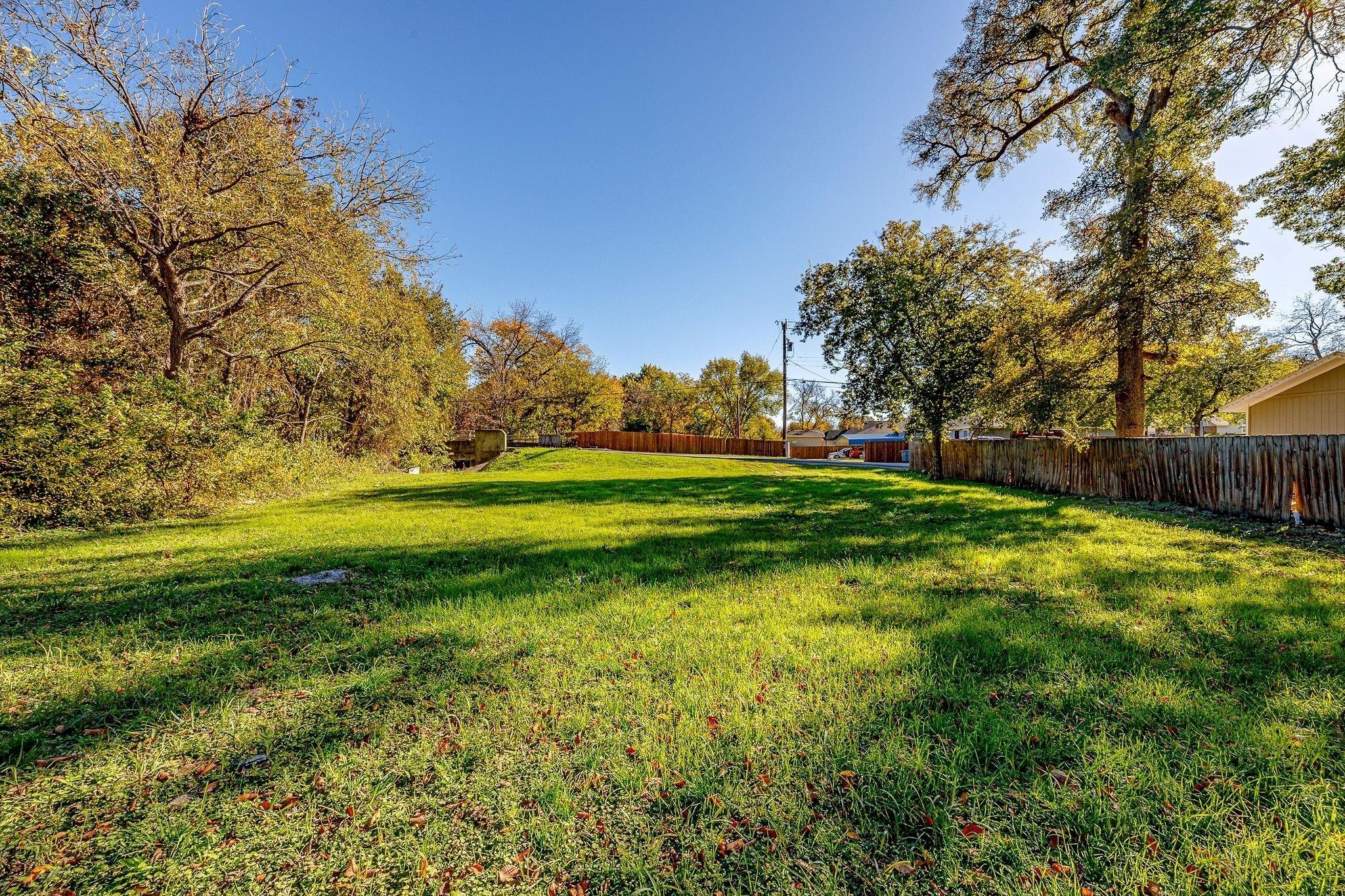 main property photo 13
