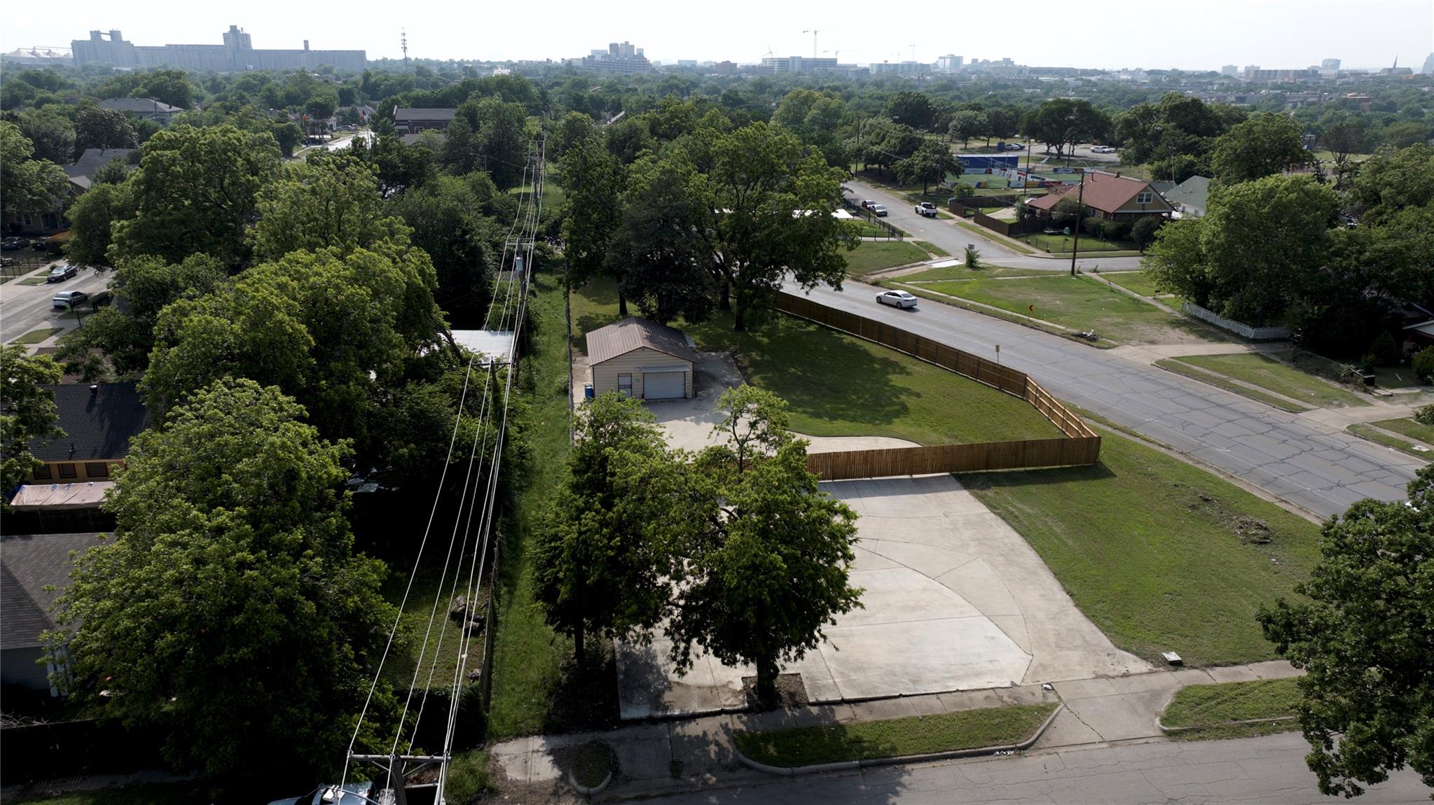 main property photo 14