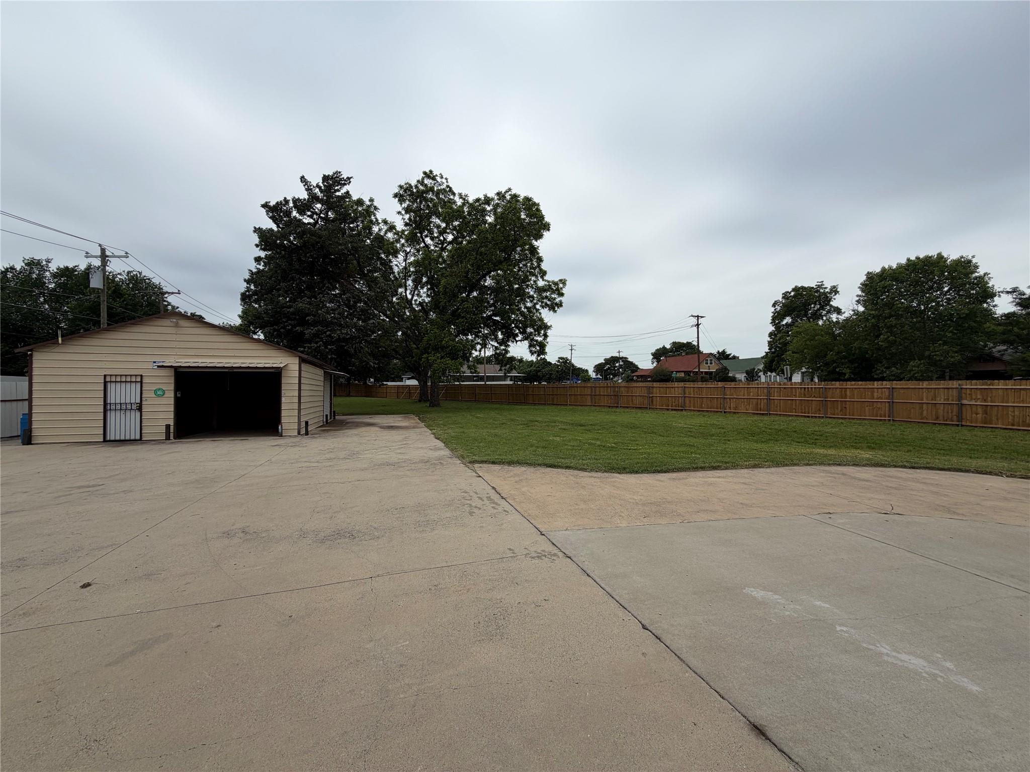 main property photo 5