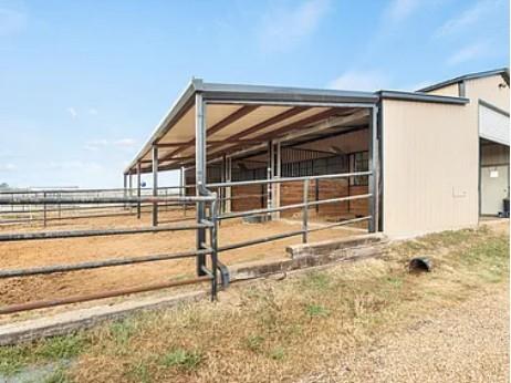 main property photo 37