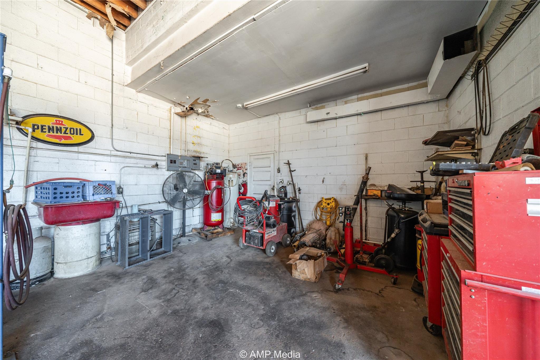 main property photo 9