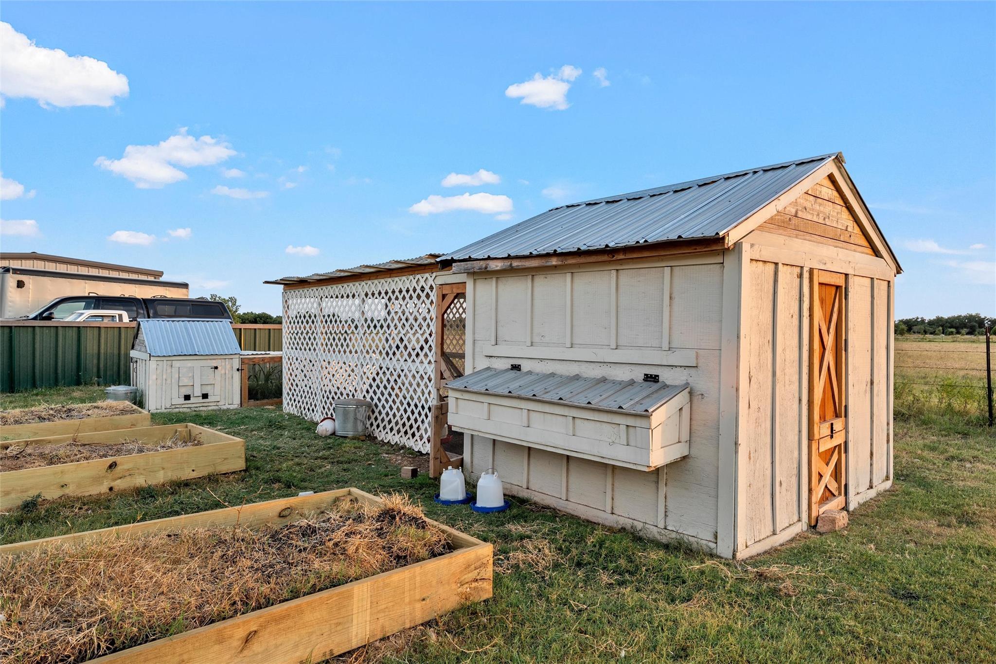 main property photo 33