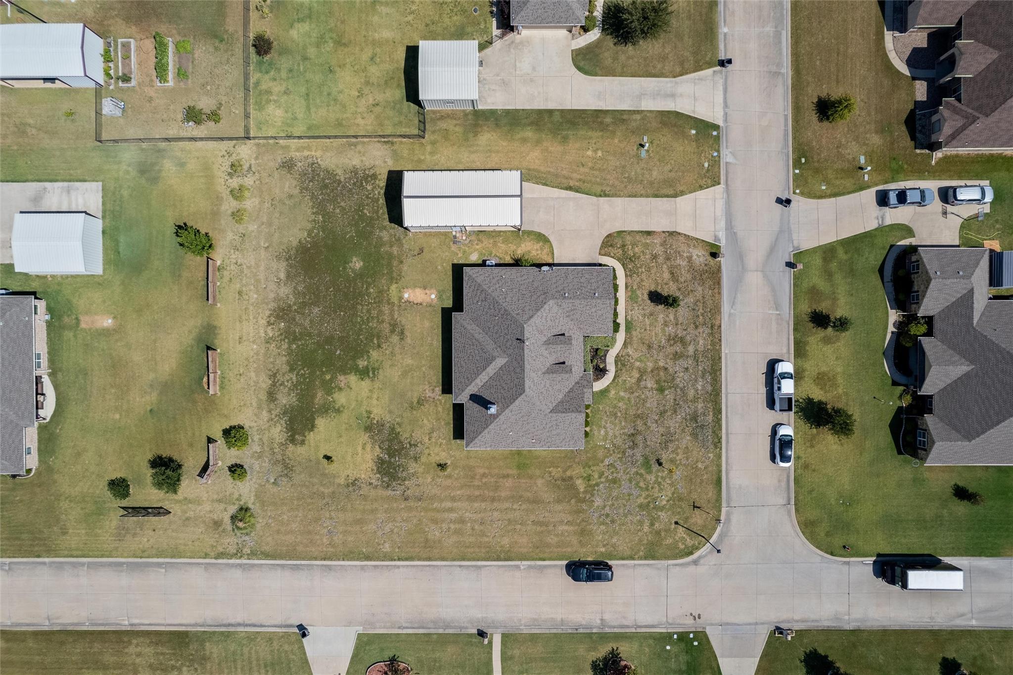 main property photo 35