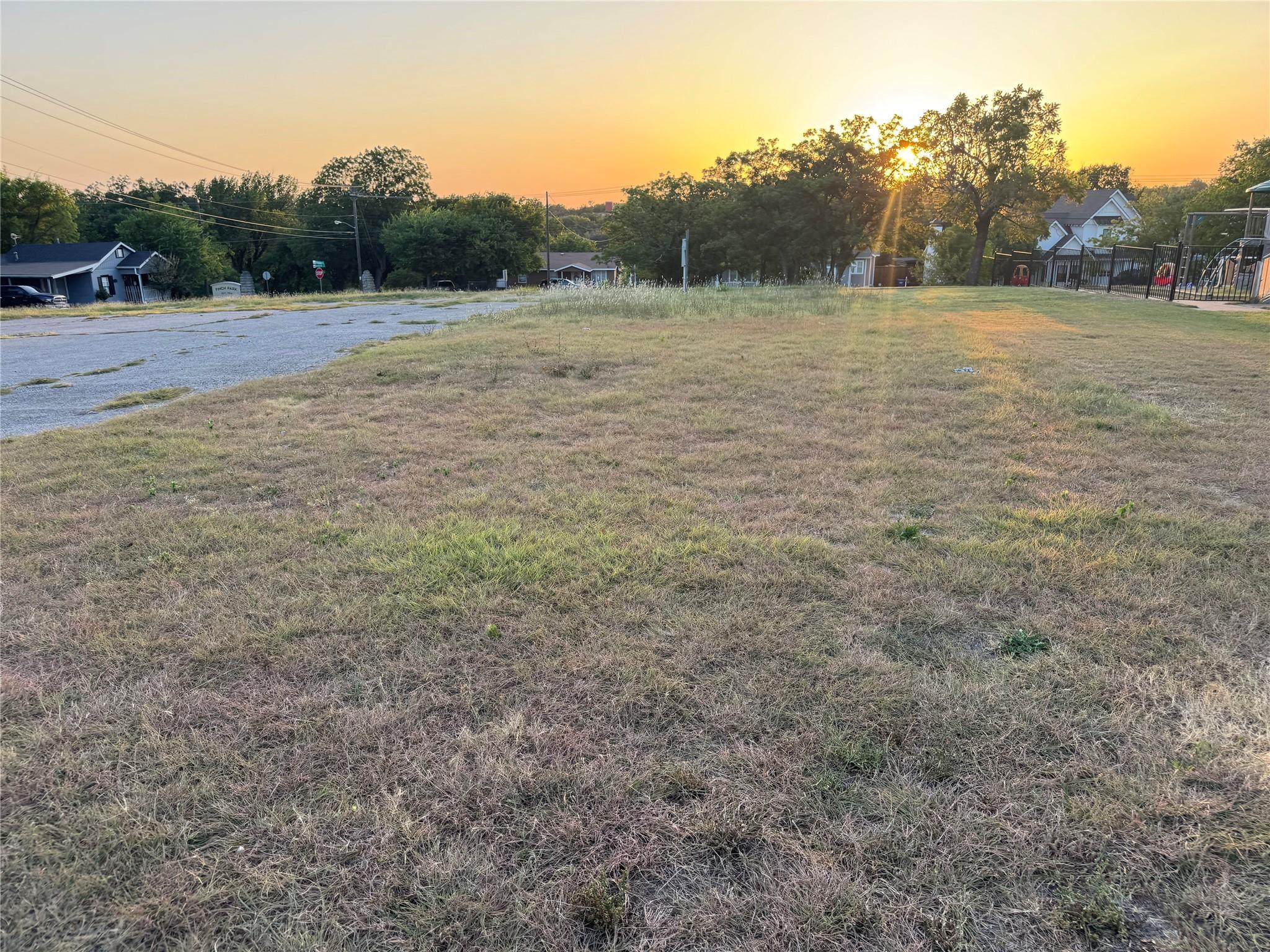 main property photo 25