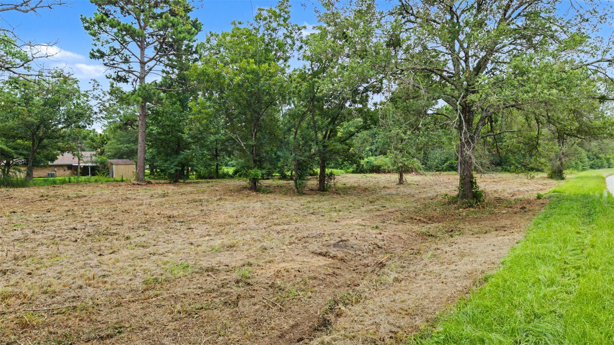 main property photo 9