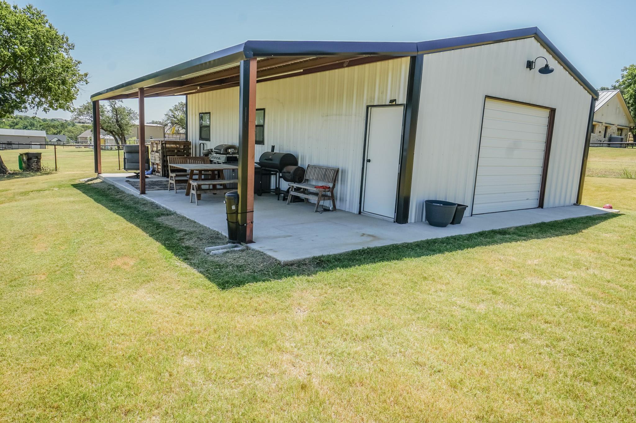 main property photo 28