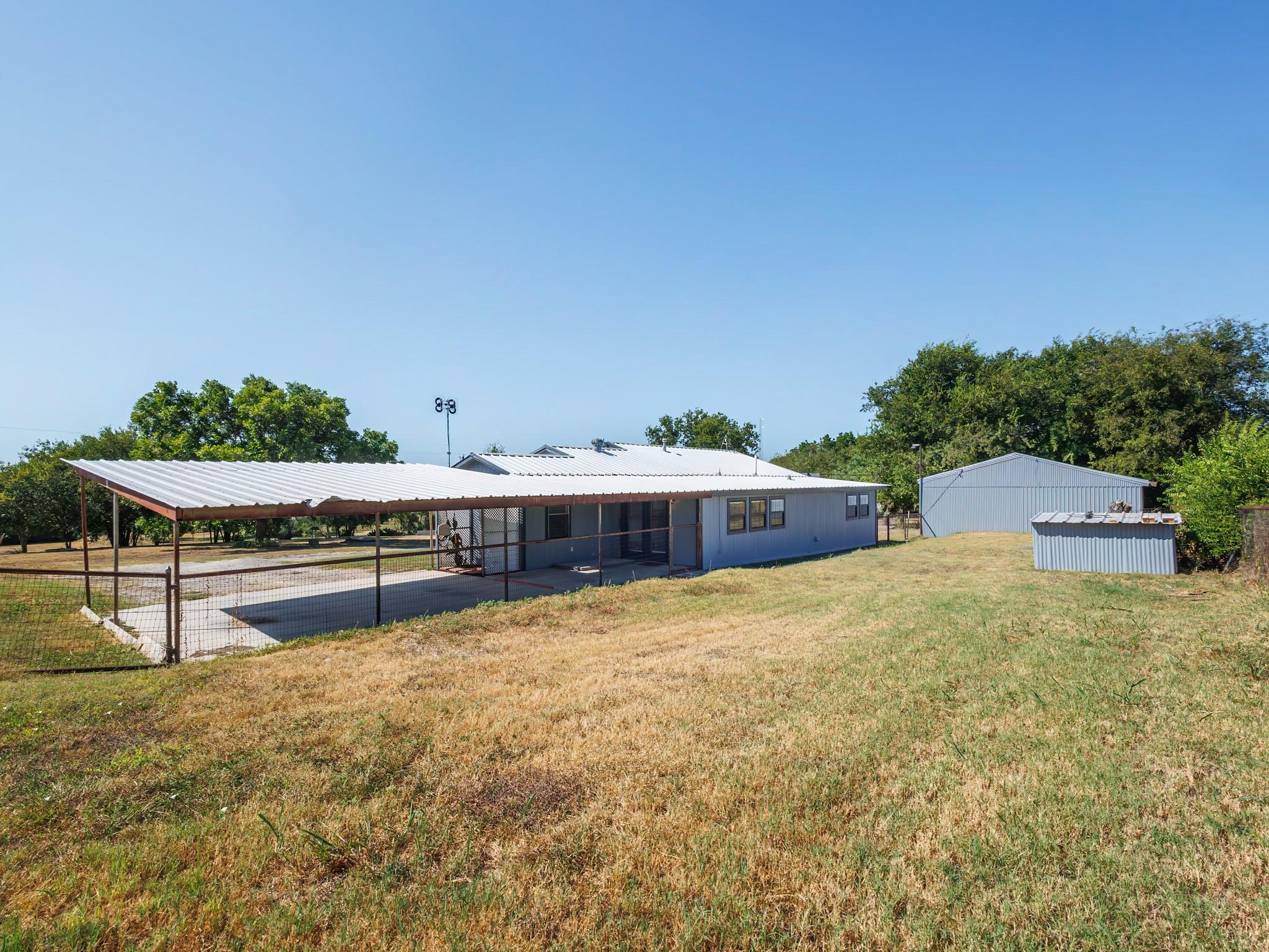 main property photo 4
