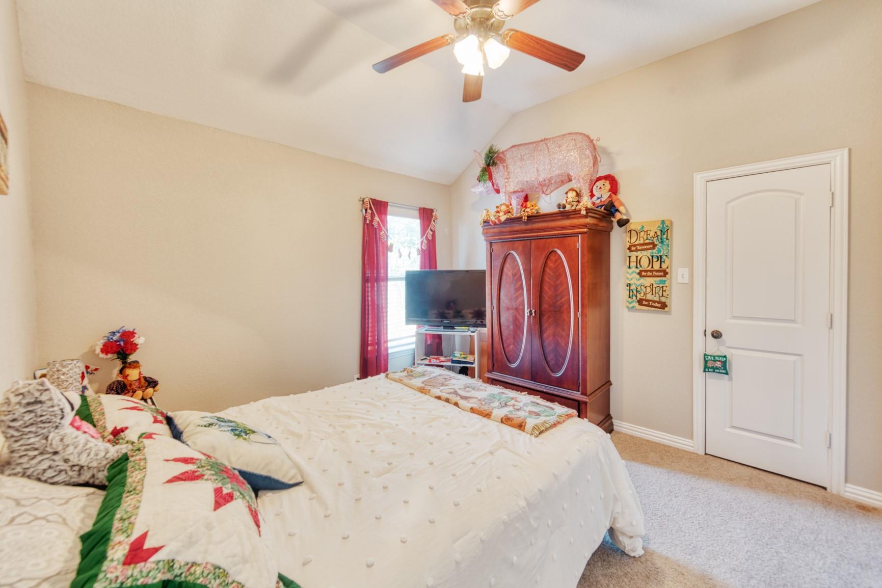 main property photo 10