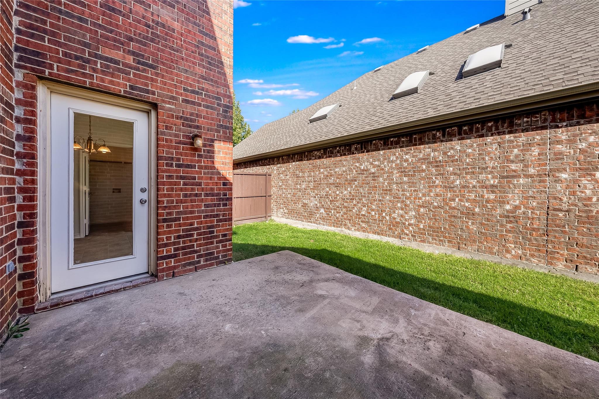 main property photo 28