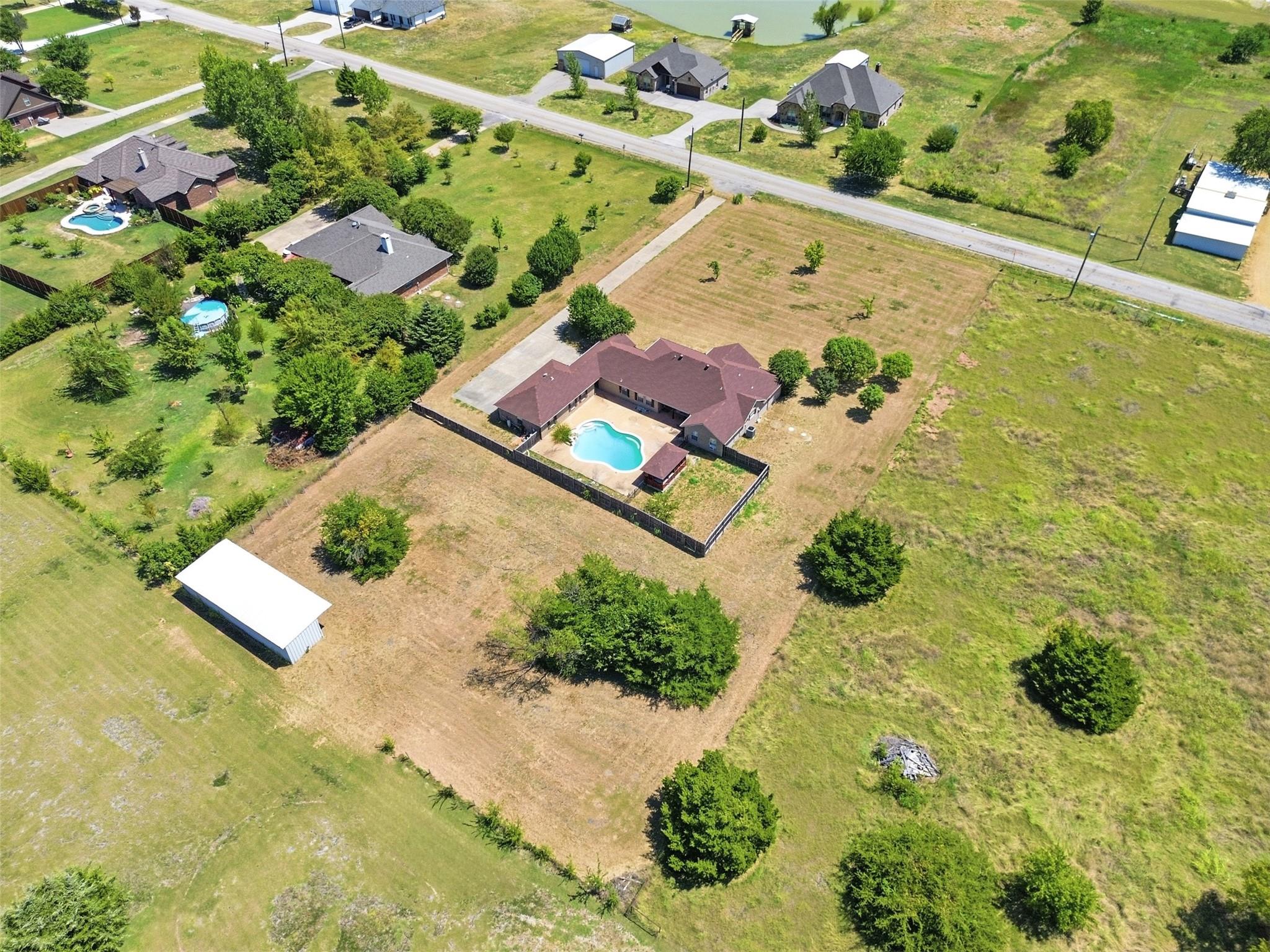 main property photo 36