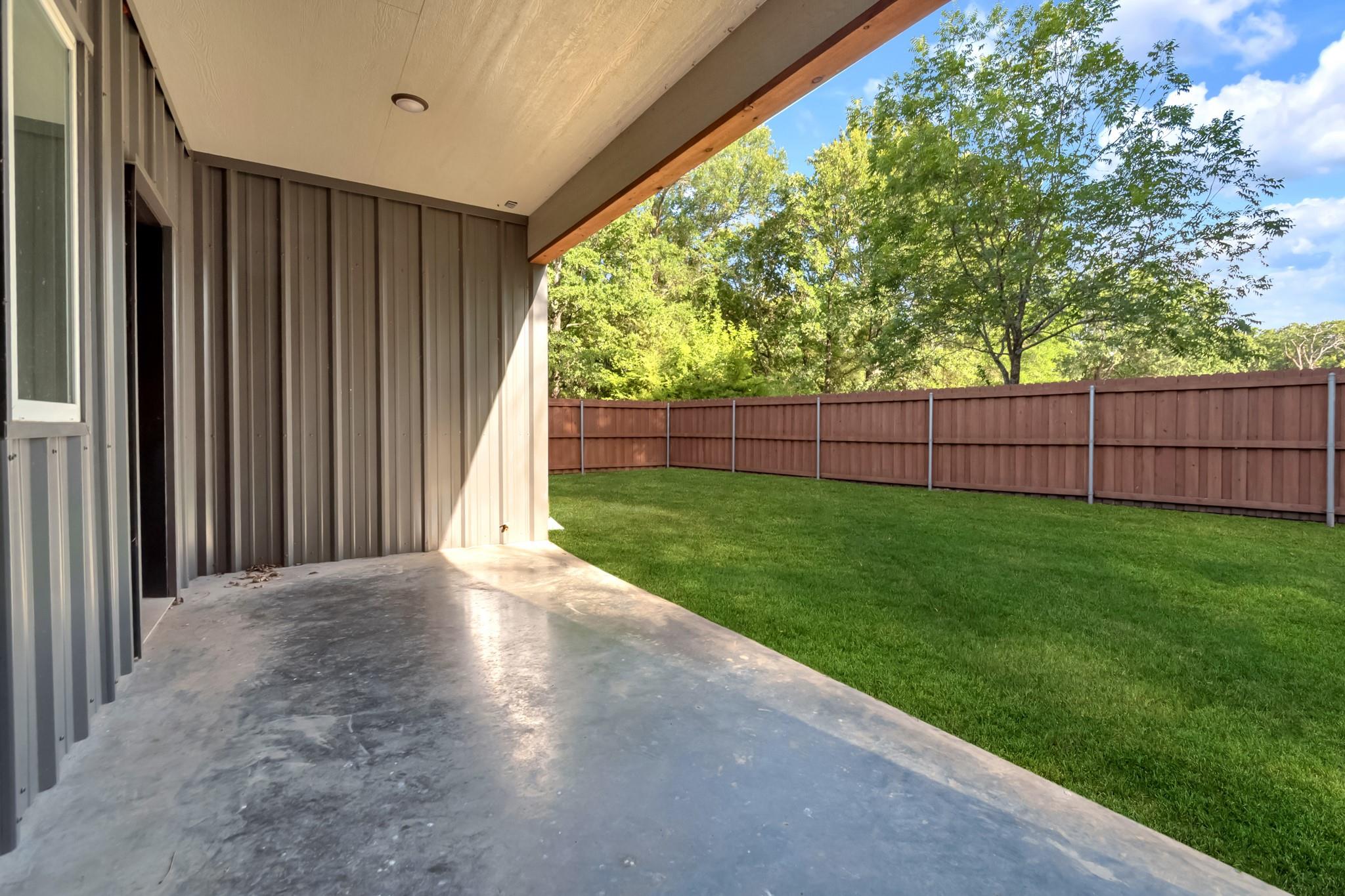 main property photo 13