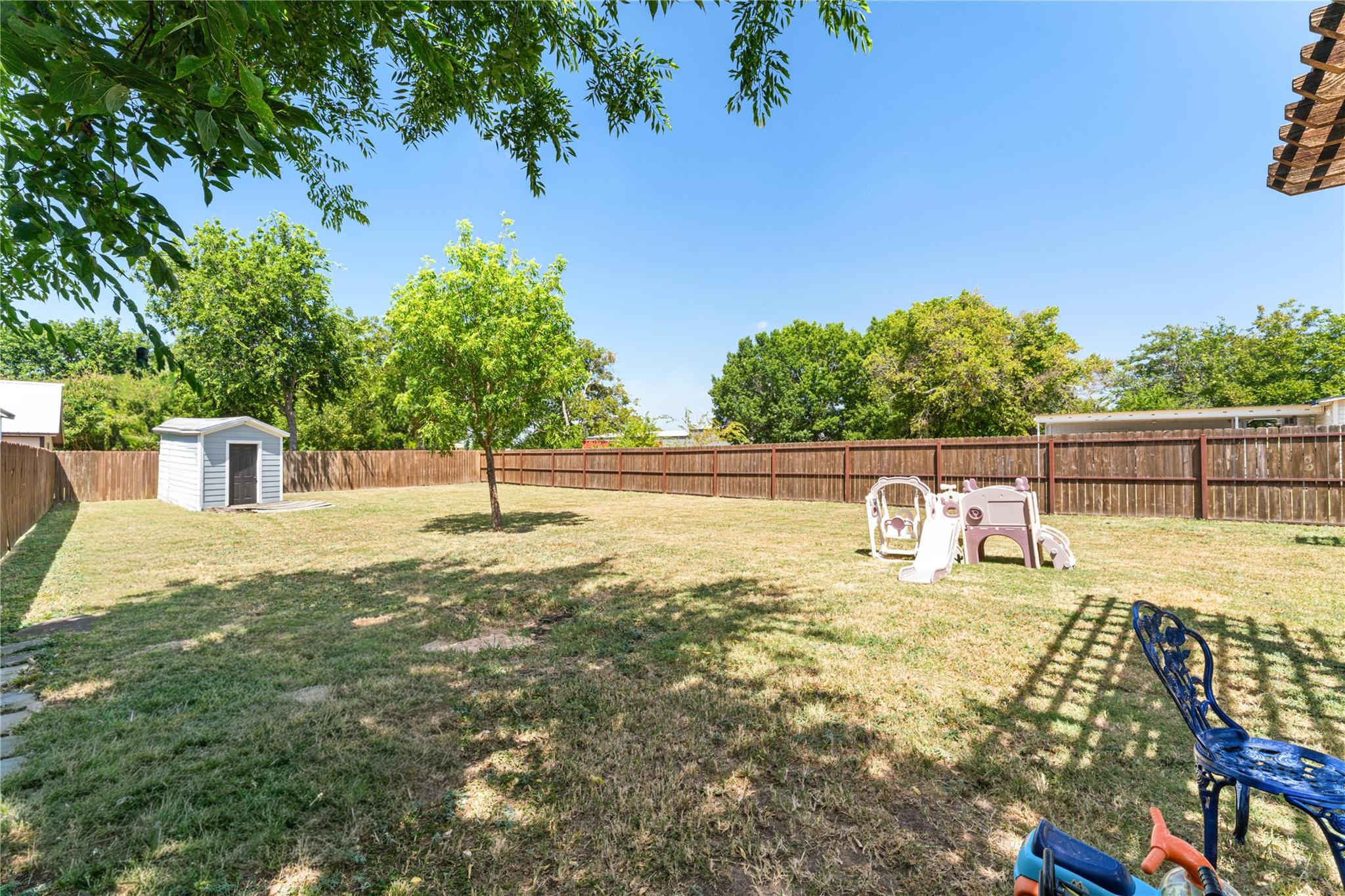 main property photo 17