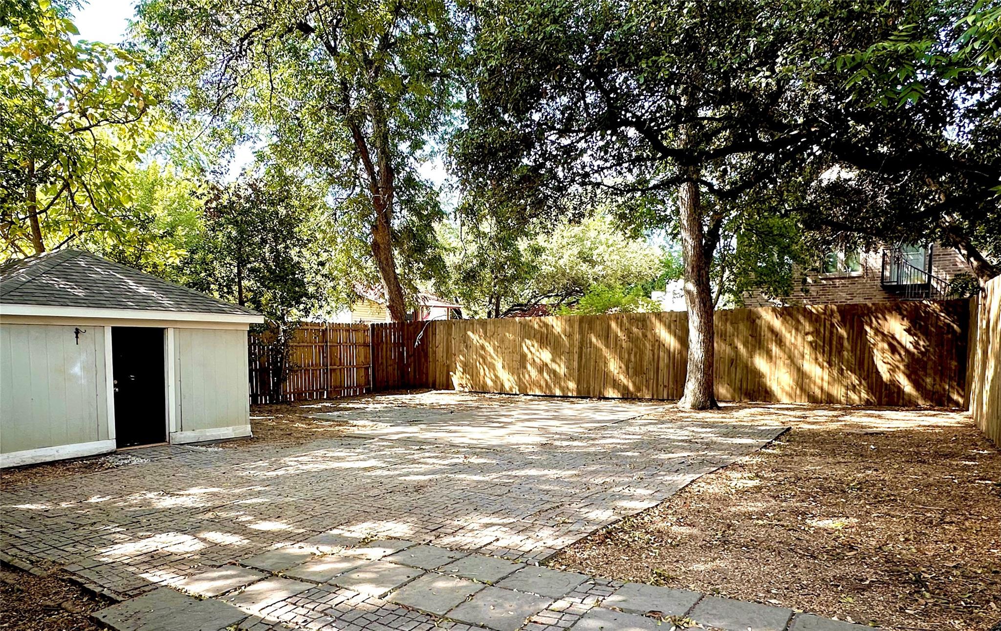 main property photo 13