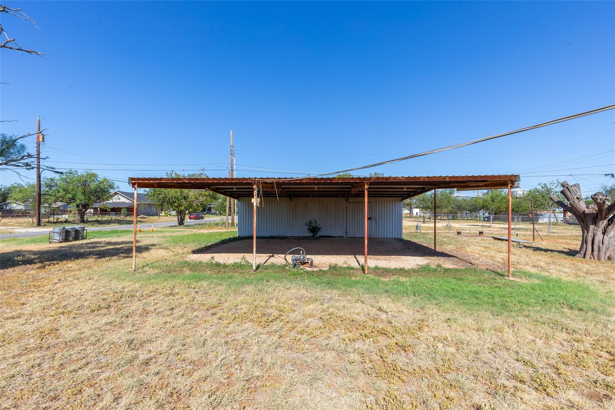 main property photo 24
