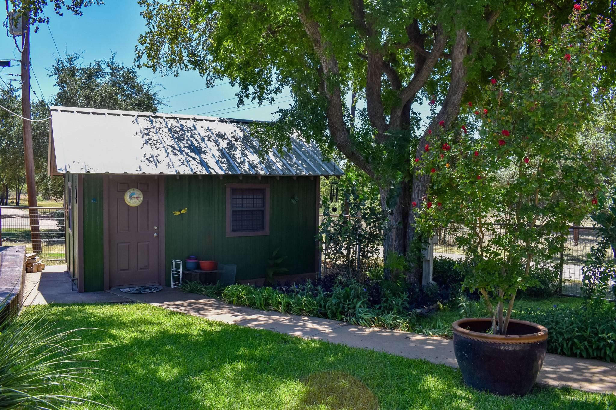main property photo 23