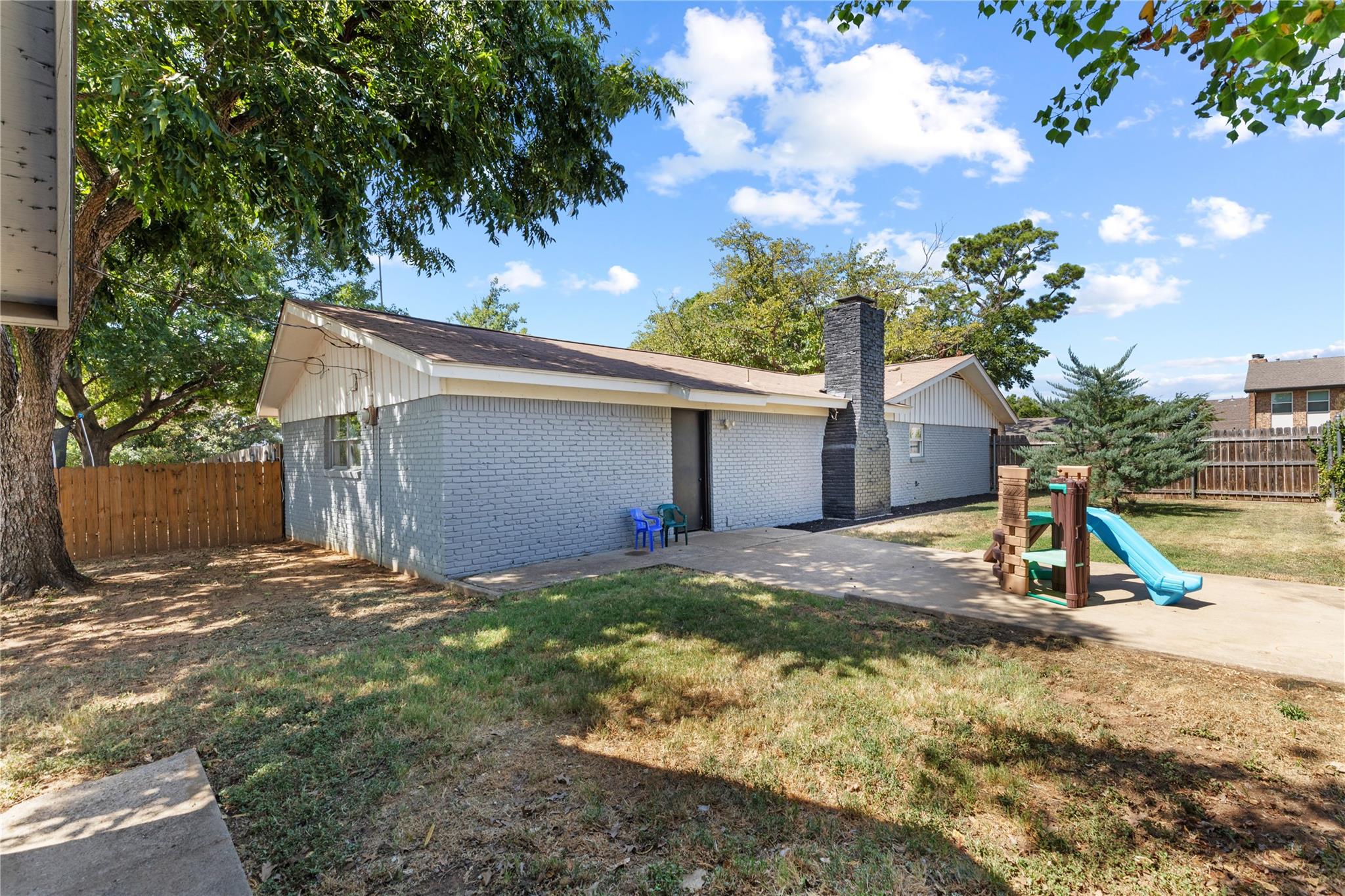 main property photo 22