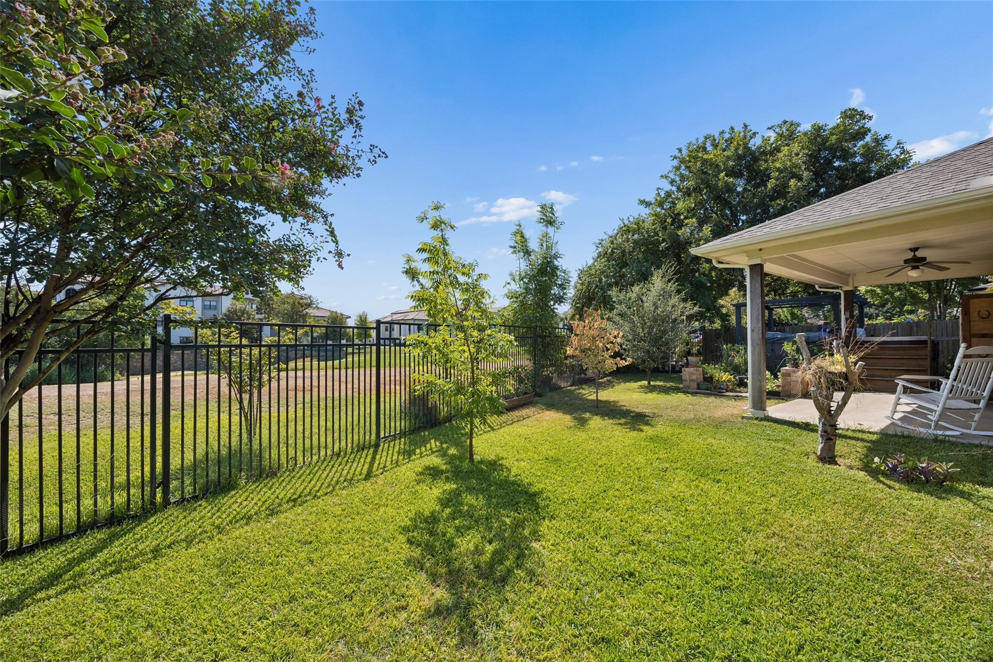 main property photo 16
