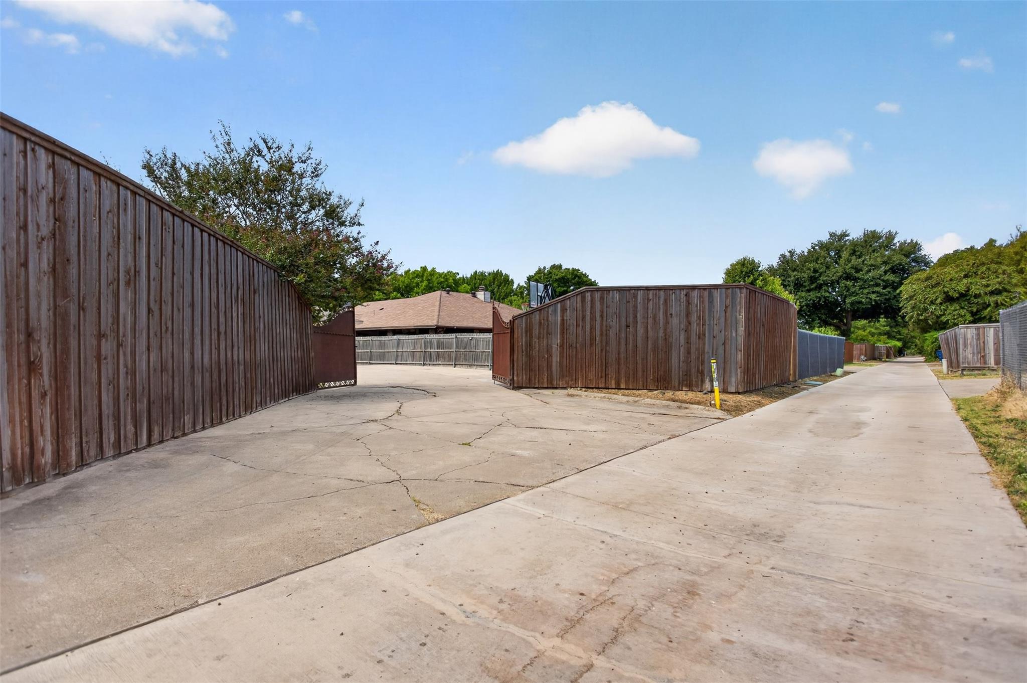 main property photo 24