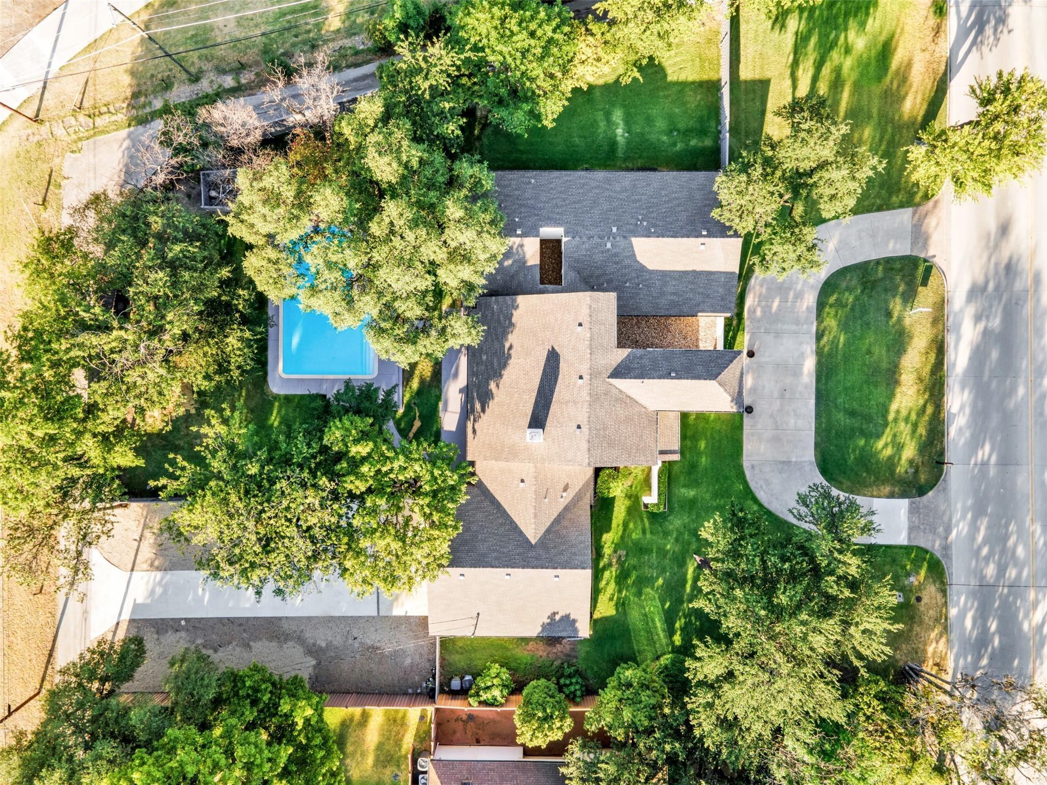 main property photo 16