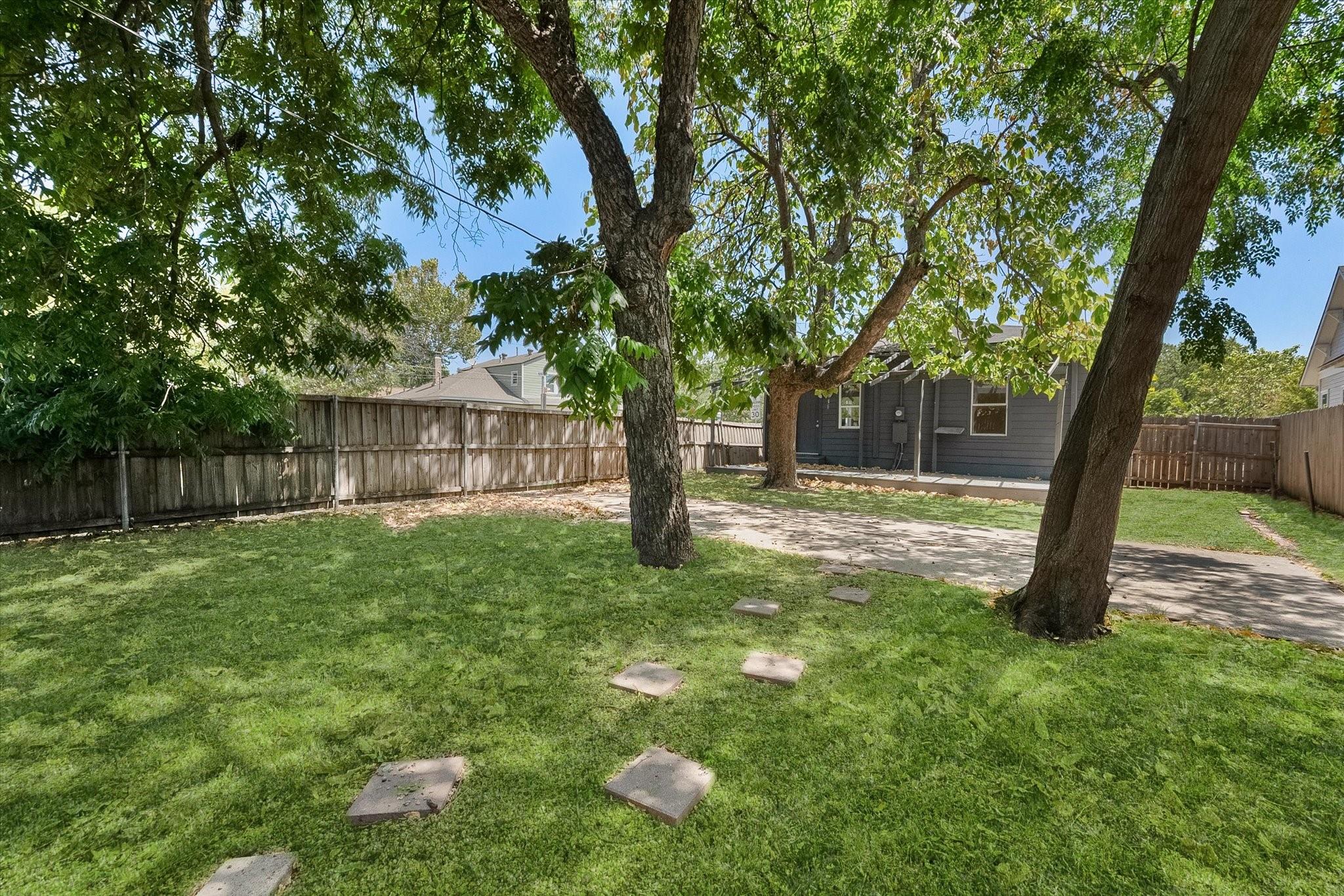main property photo 28
