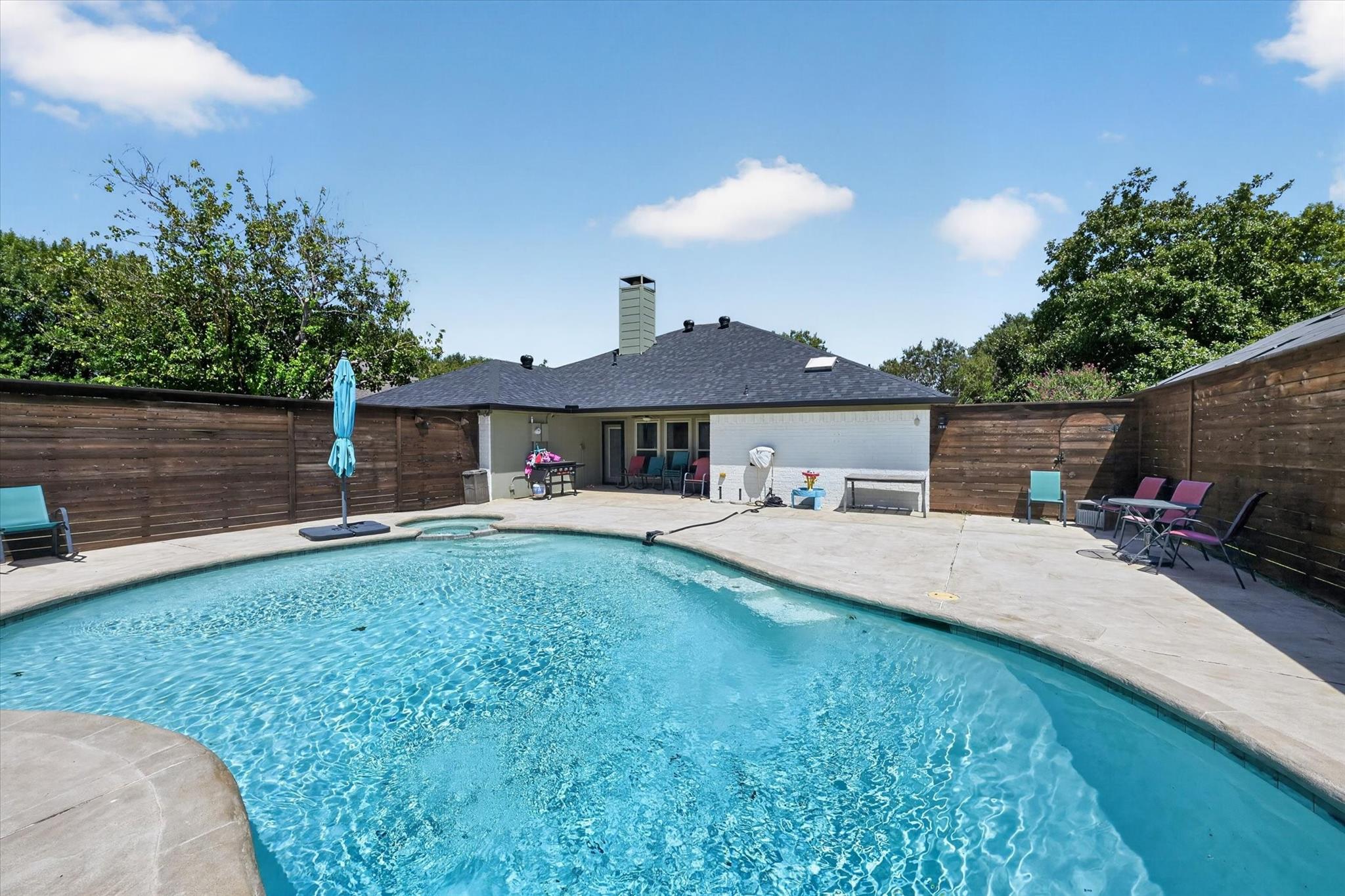 main property photo 19