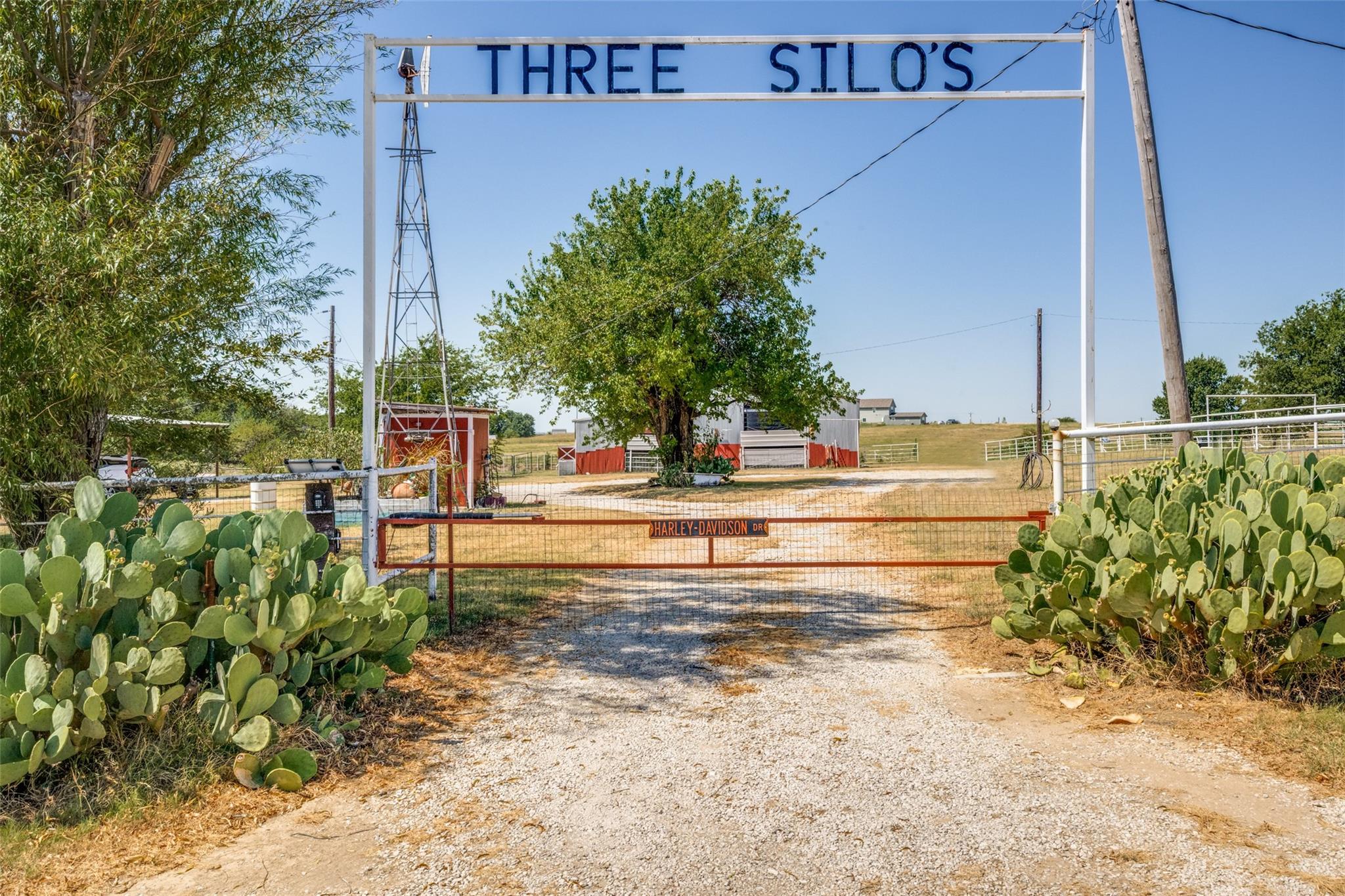 main property photo 33